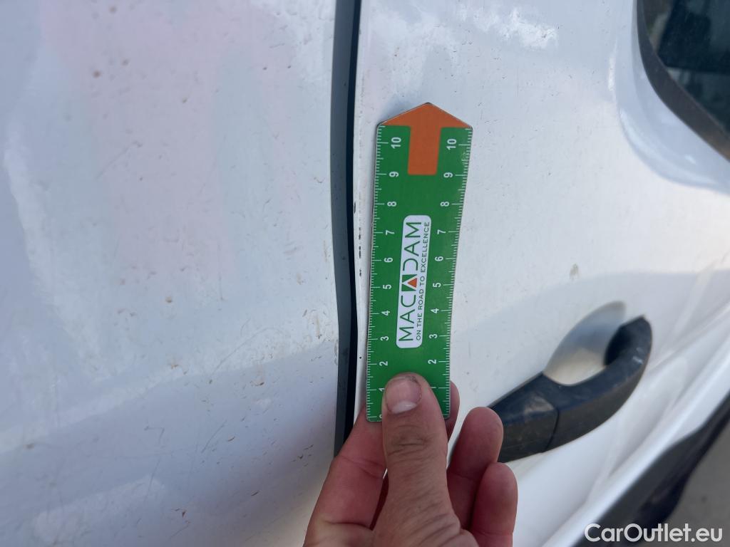  Ford  Transit FORD  / 2013 / 4P / furgón 310 77kW L2H2 Van Trend FWD #29