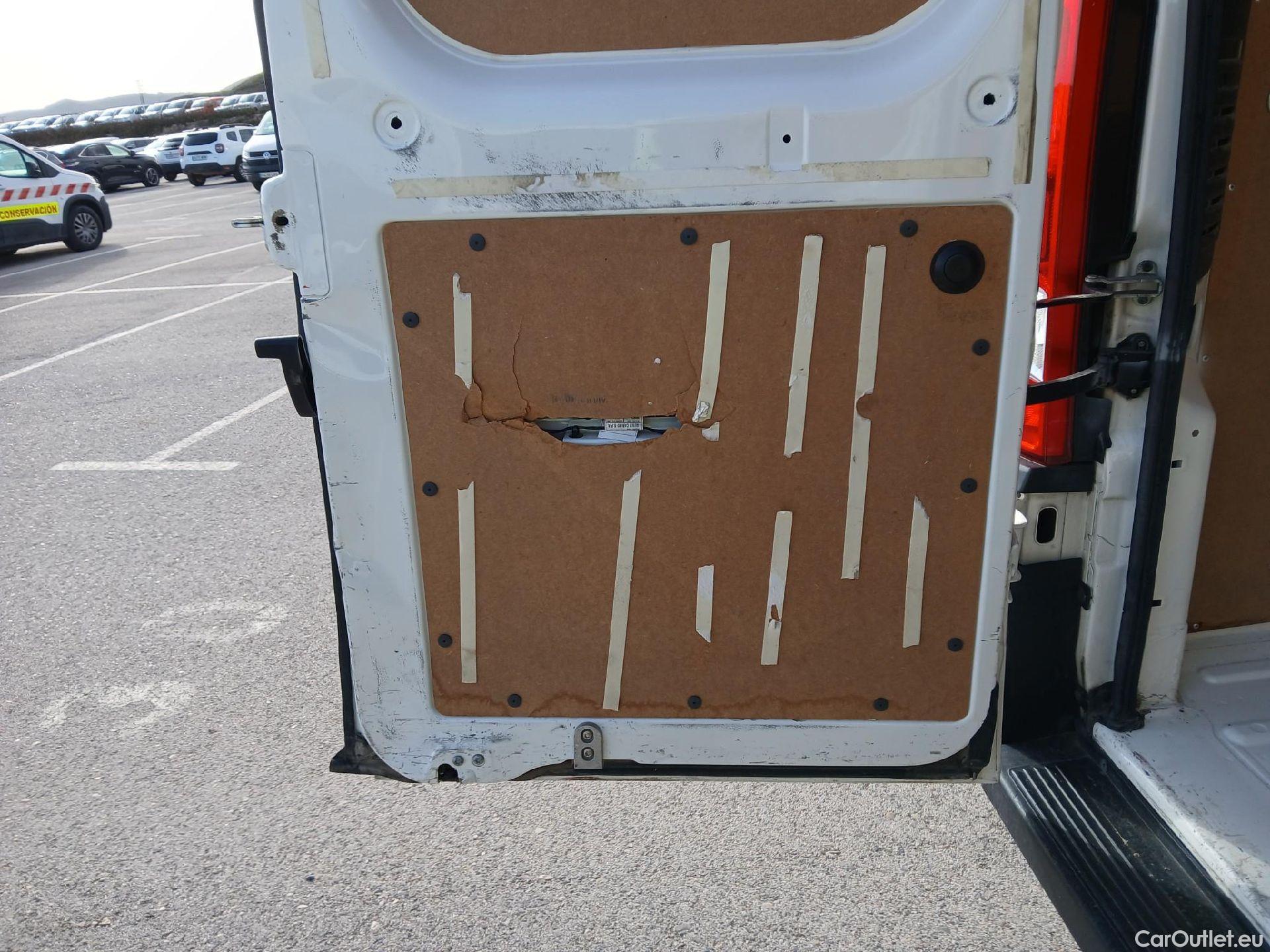  Peugeot  Boxer PEUGEOT  / 2014 / 4P / furgón 330 L1 H1 BHDI 88kW (120CV) S&S 6 Vel. M #12