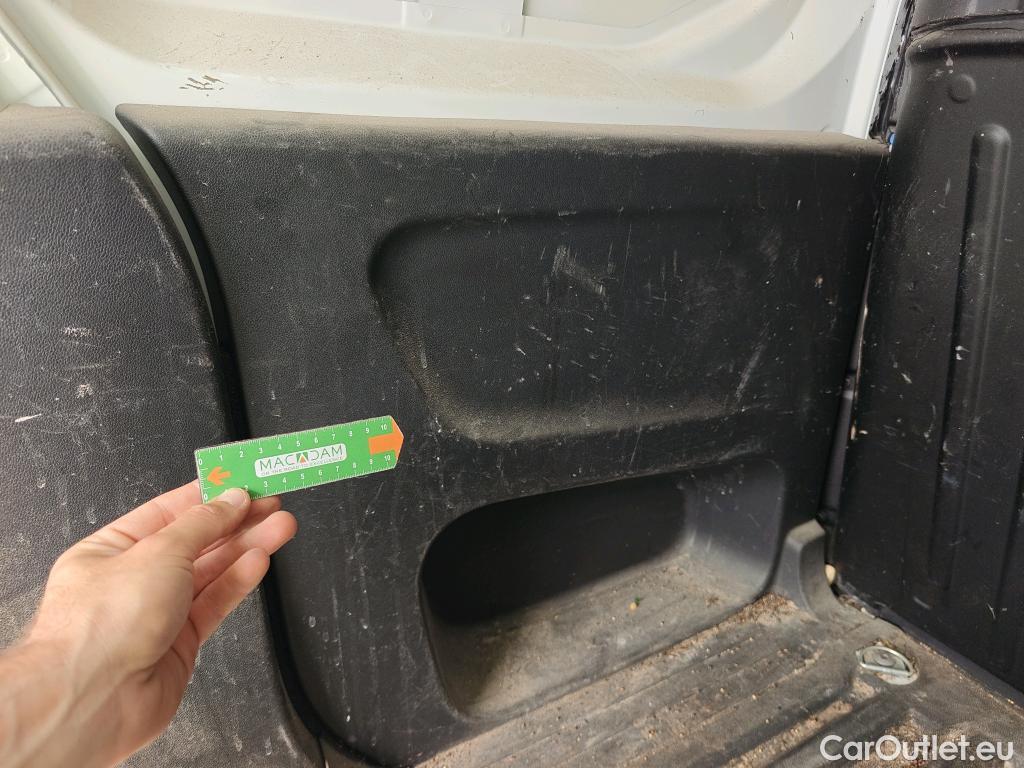  Peugeot  Partner PEUGEOT  / 2018 / 3P / furgón derivado de turismo Pro Standard 600kg BlueHDi 73kW (AC) #51