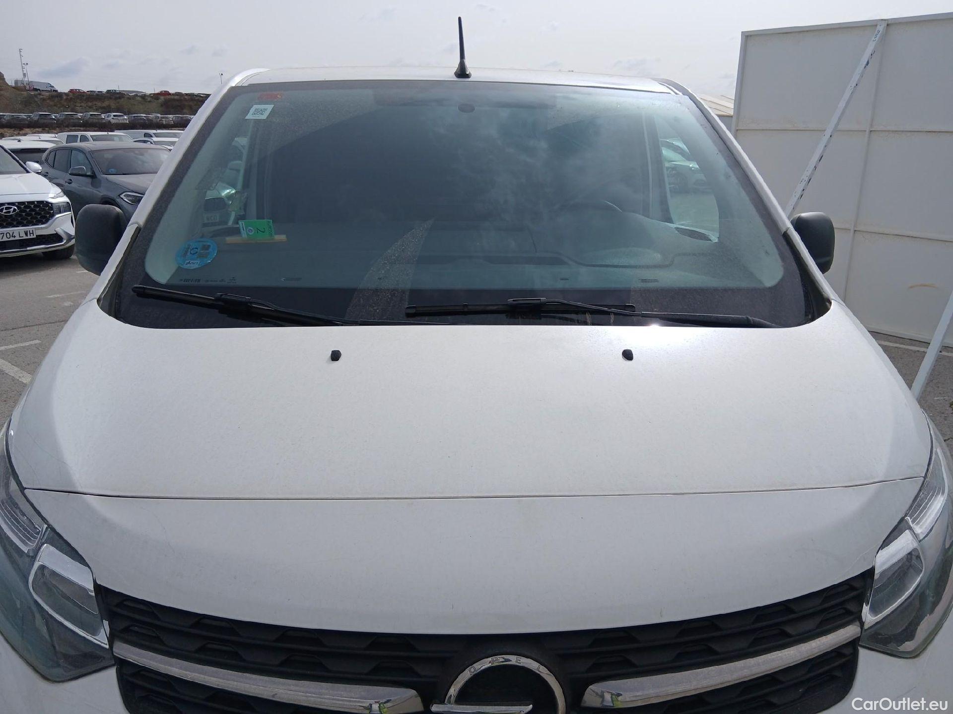  Opel  Vivaro OPEL  / 2019 / 4P / furgón 1.5 Diésel 74kW(100CV)M Std Exp #2