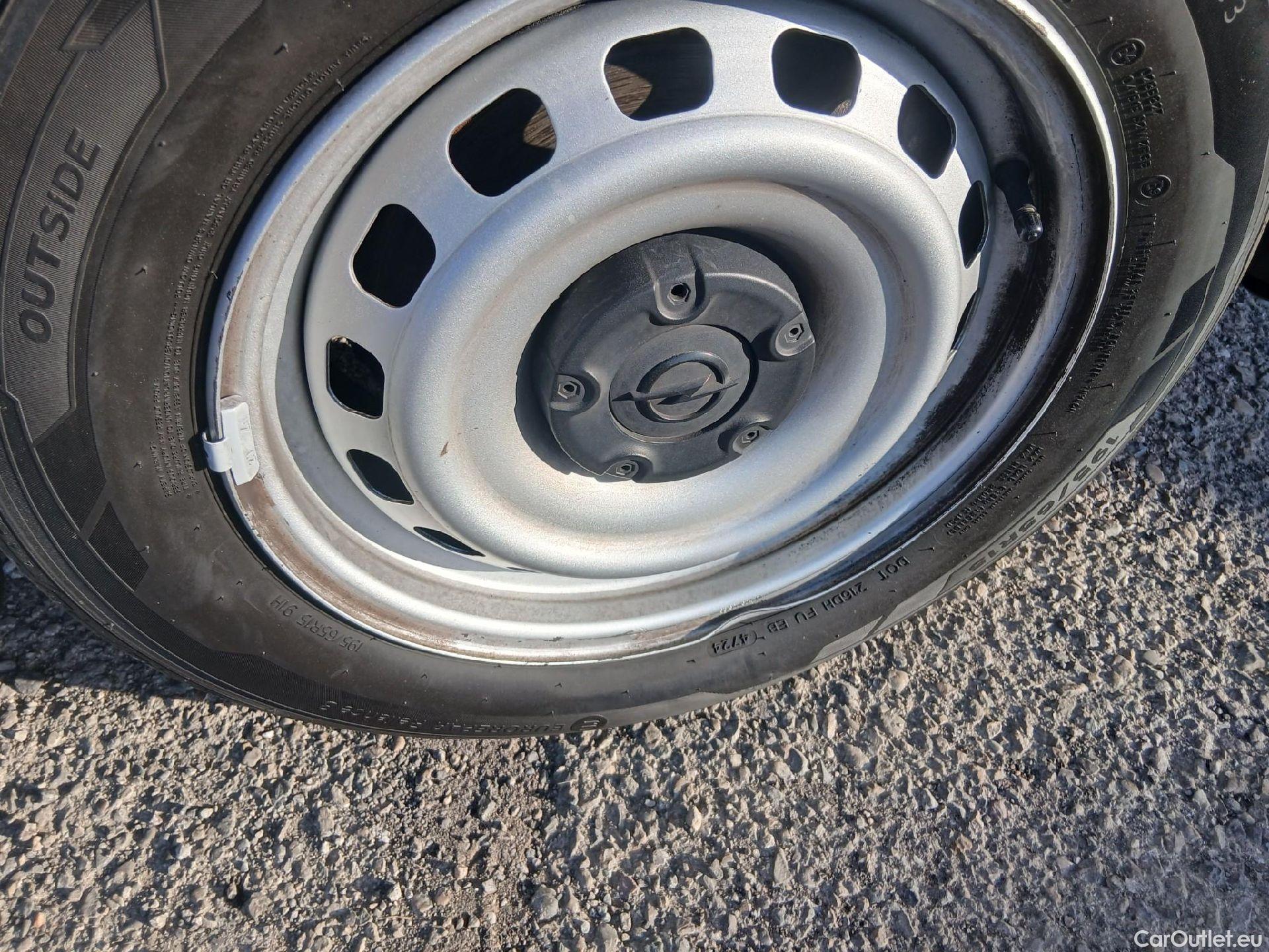  Opel  Combo OPEL  / 2018 / 3P / furgón derivado de turismo 1.5 TD 75kW (100CV) Express L H1 650kg #25