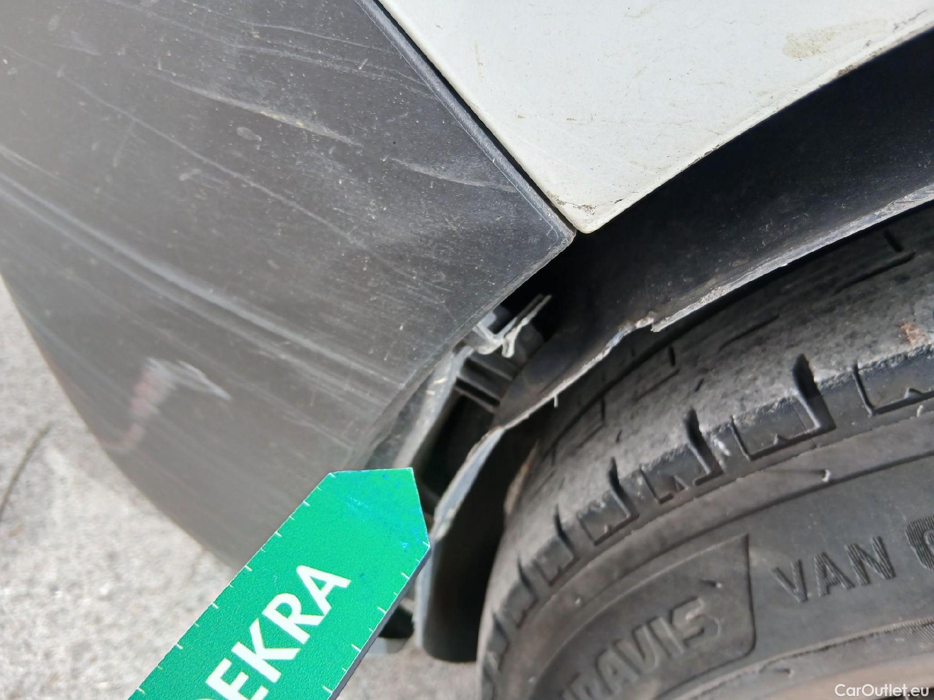  Opel  Vivaro OPEL  / 2019 / 4P / furgón 1.5 Diésel 74kW(100CV)M Std Exp #12