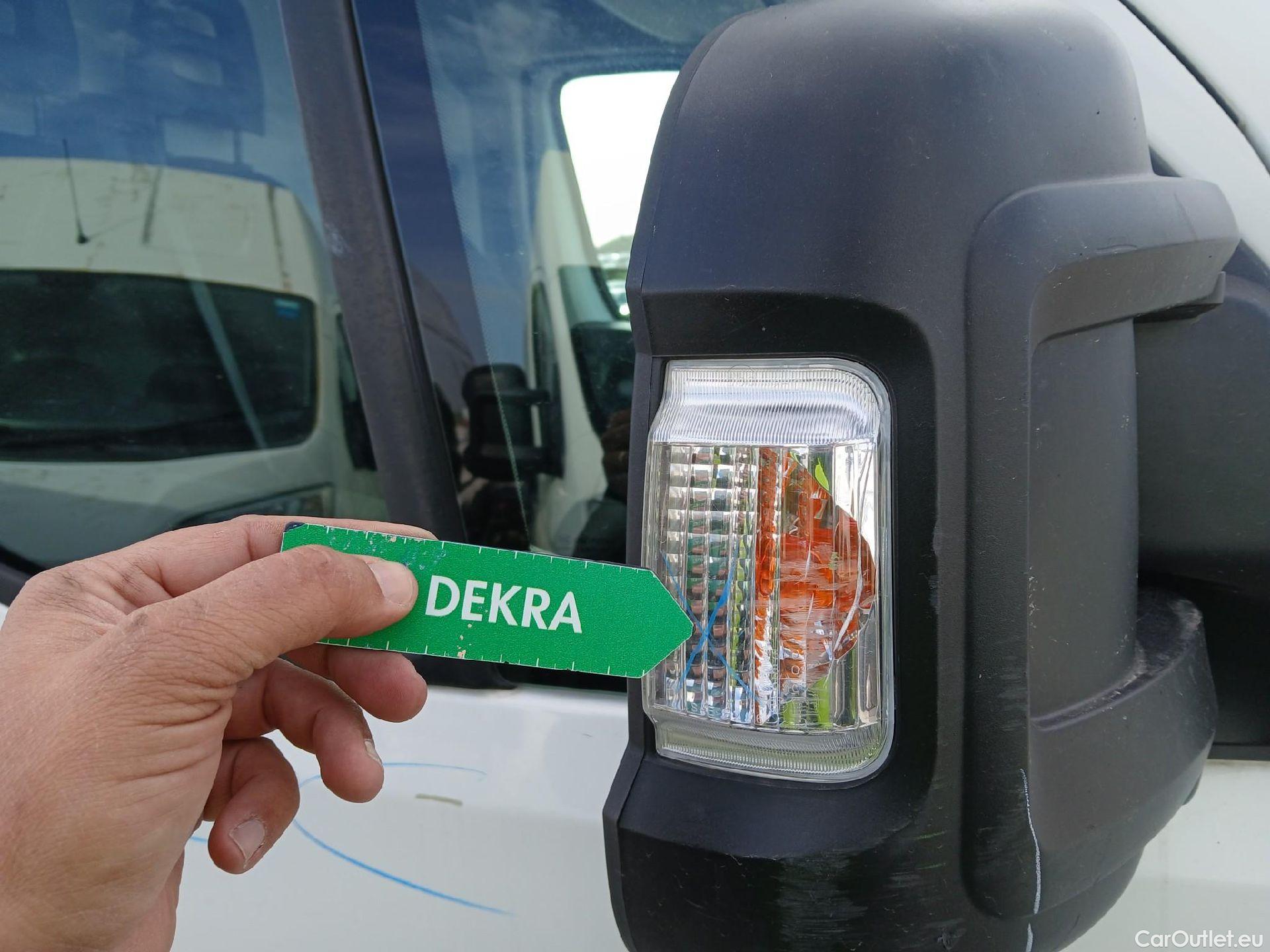  Peugeot  Boxer PEUGEOT  / 2014 / 4P / furgón 330 L1 H1 BHDI 88kW (120CV) S&S 6 Vel. M #71