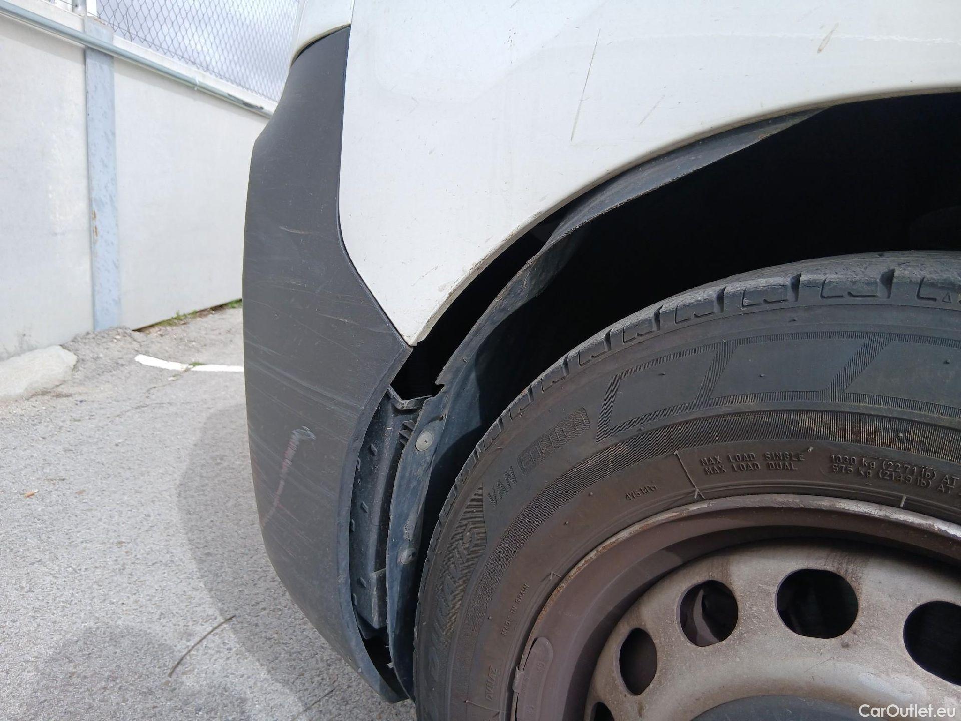  Opel  Vivaro OPEL  / 2019 / 4P / furgón 1.5 Diésel 74kW(100CV)M Std Exp #11