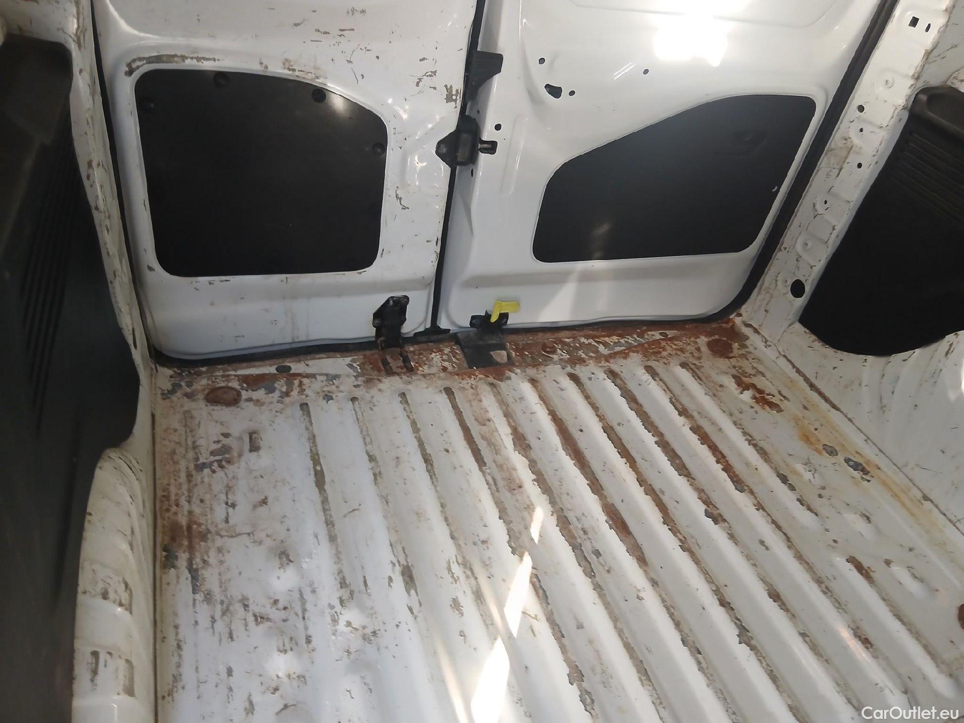  Opel  Combo OPEL  / 2018 / 3P / furgón derivado de turismo 1.5 TD 75kW (100CV) Express L H1 650kg #28