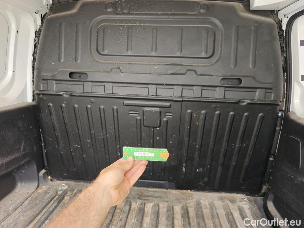  Peugeot  Partner PEUGEOT  / 2018 / 3P / furgón derivado de turismo Pro Standard 600kg BlueHDi 73kW (AC) #75