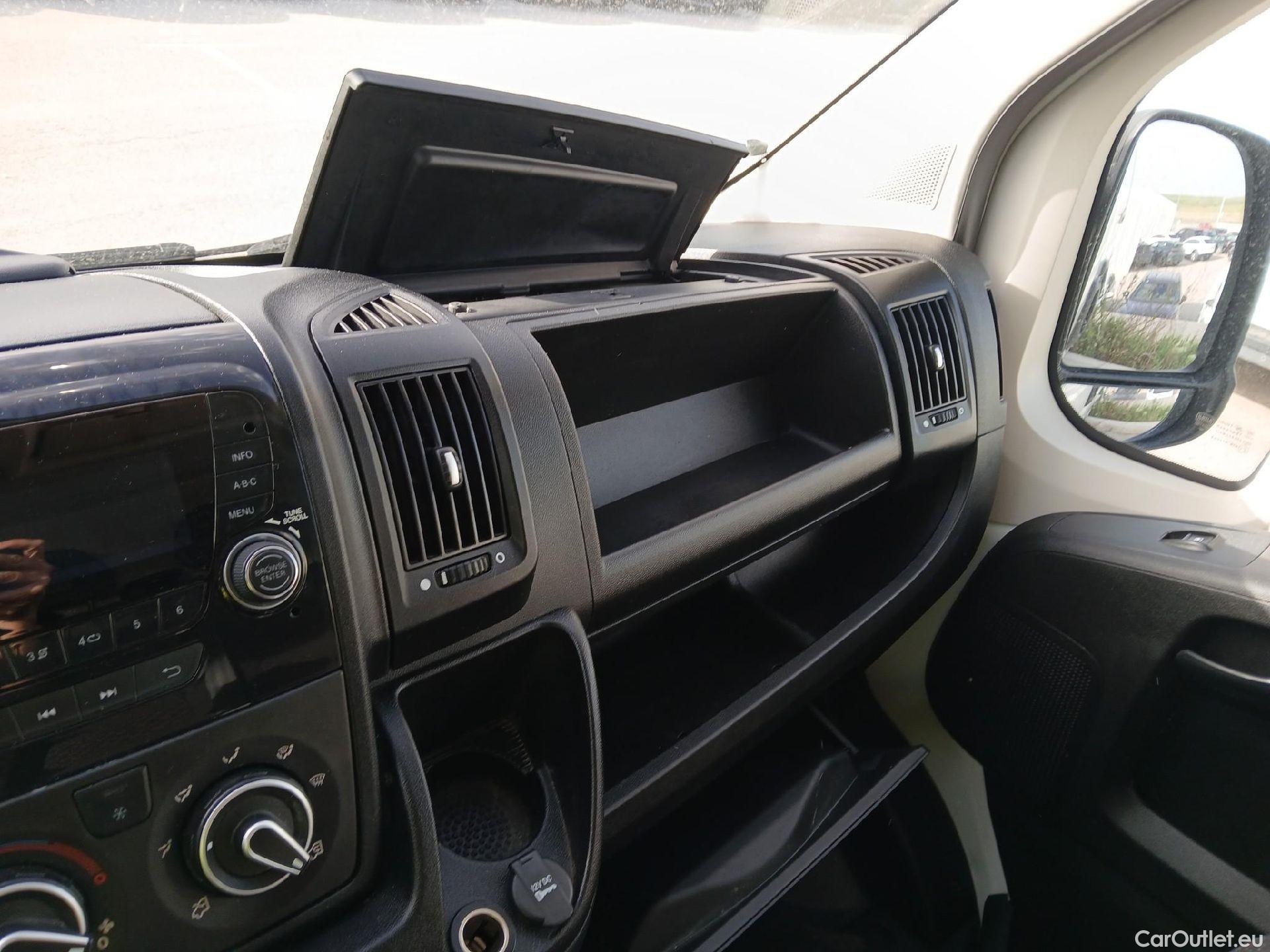  Peugeot  Boxer PEUGEOT  / 2014 / 4P / furgón 330 L1 H1 BHDI 88kW (120CV) S&S 6 Vel. M #1