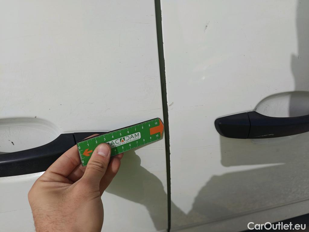  Peugeot  Partner PEUGEOT  / 2018 / 3P / furgón derivado de turismo Pro Standard 600kg BlueHDi 73kW (AC) #25