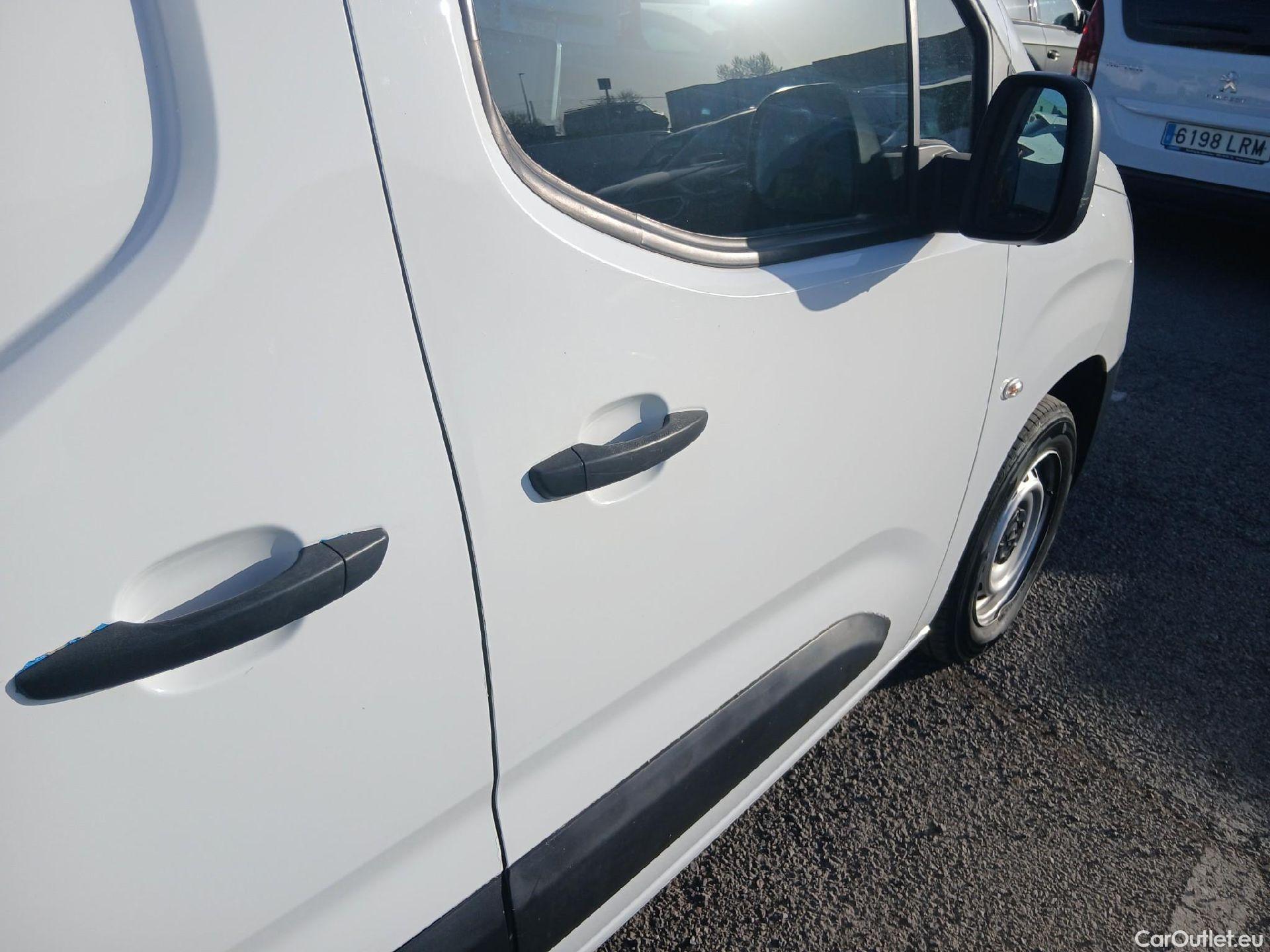  Opel  Combo OPEL  / 2018 / 3P / furgón derivado de turismo 1.5 TD 75kW (100CV) Express L H1 650kg #19