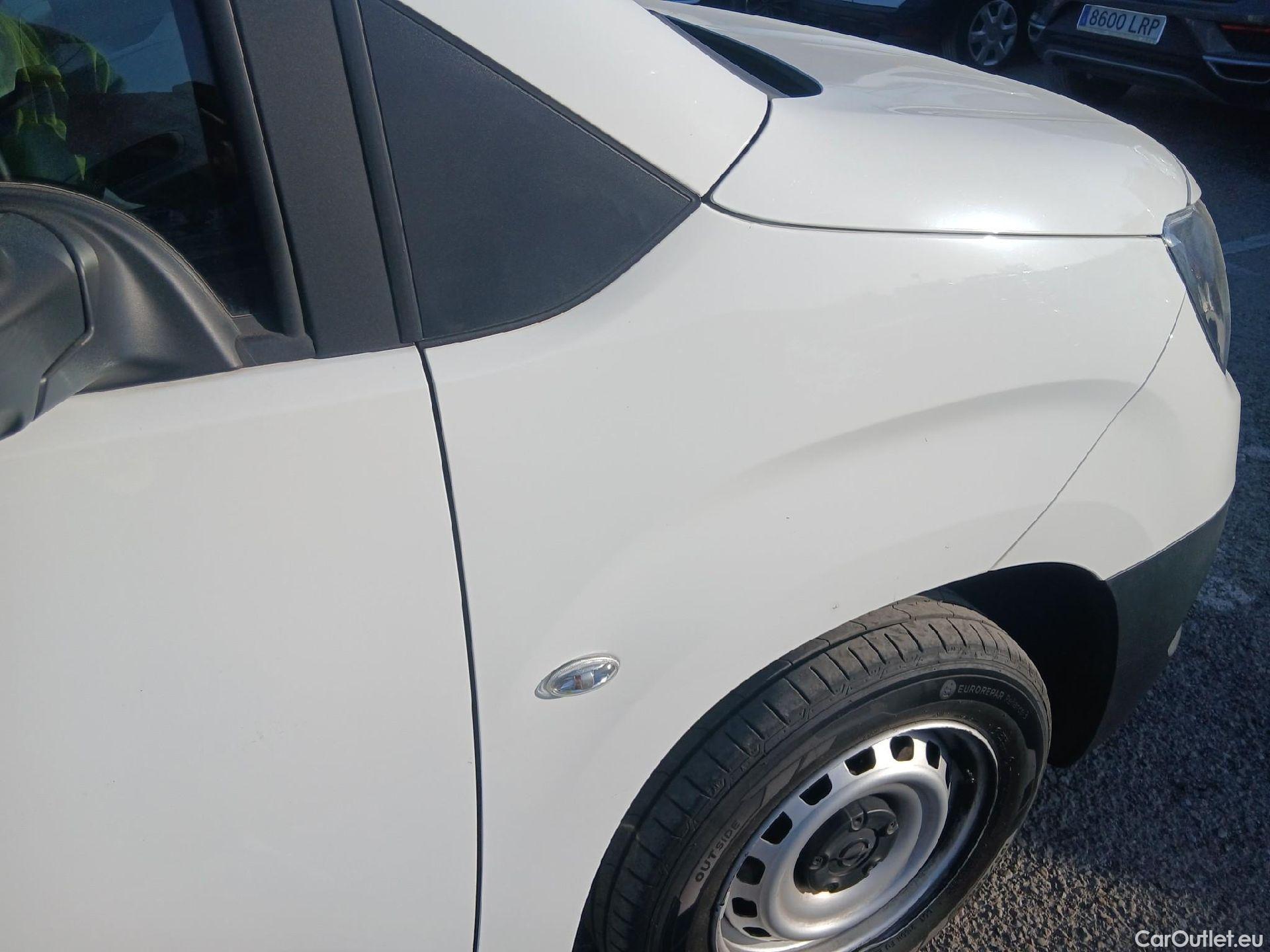  Opel  Combo OPEL  / 2018 / 3P / furgón derivado de turismo 1.5 TD 75kW (100CV) Express L H1 650kg #24