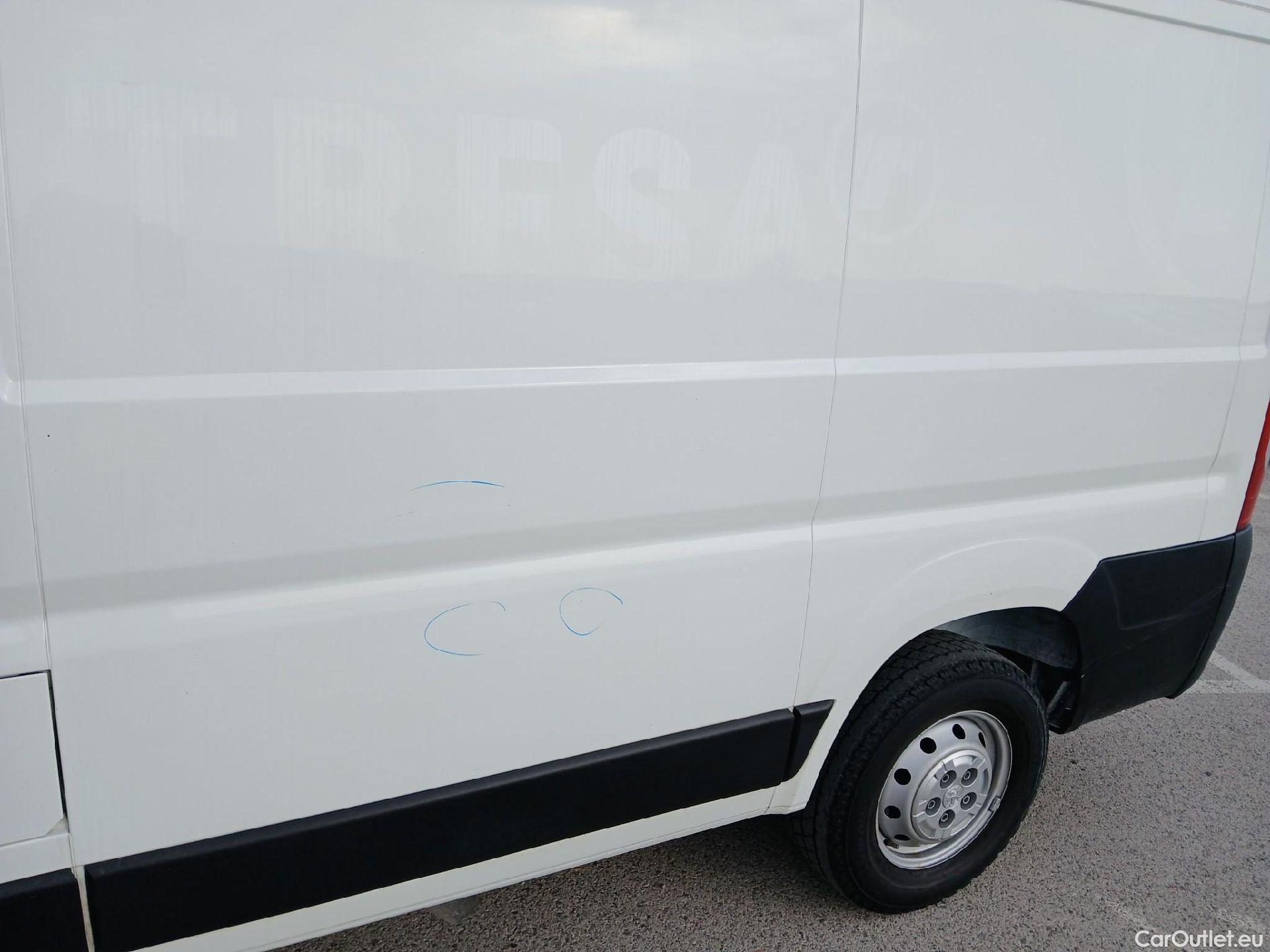  Peugeot  Boxer PEUGEOT  / 2014 / 4P / furgón 330 L1 H1 BHDI 88kW (120CV) S&S 6 Vel. M #32