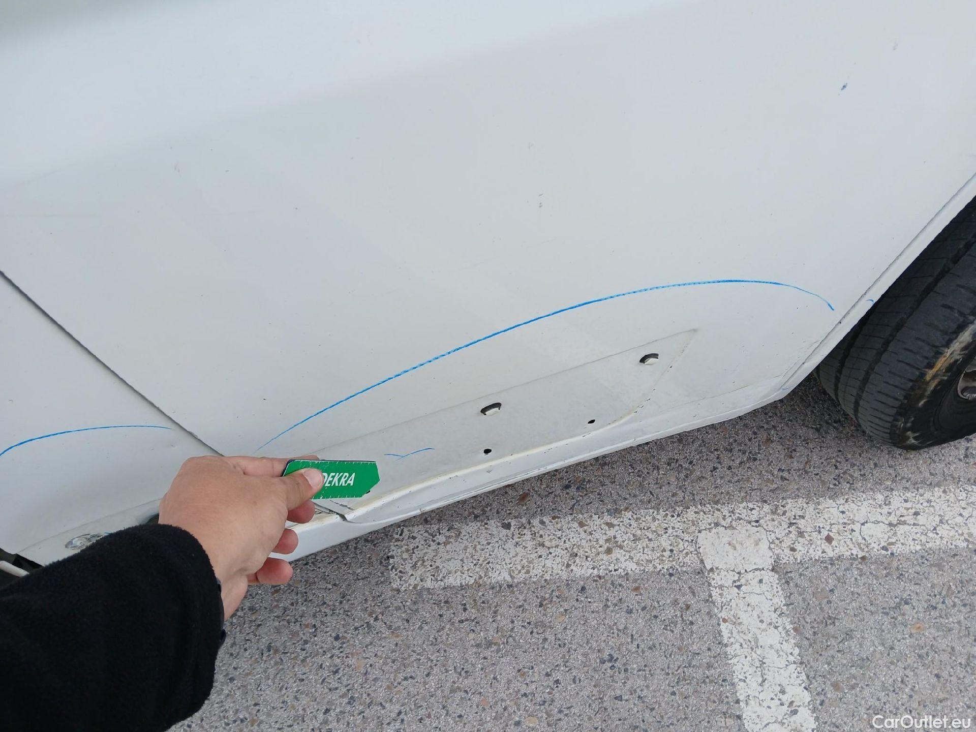  Peugeot  Boxer PEUGEOT  / 2014 / 4P / furgón 330 L1 H1 BHDI 88kW (120CV) S&S 6 Vel. M #64