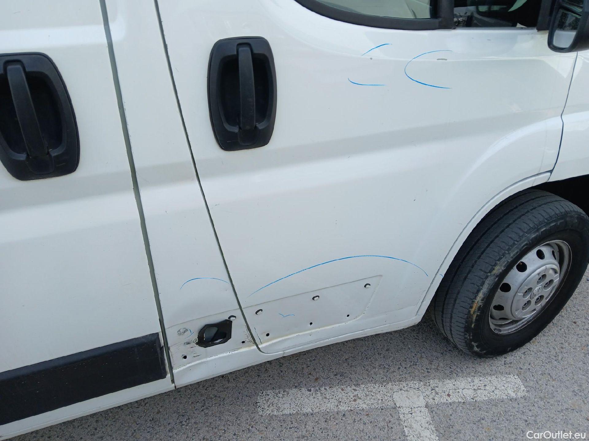  Peugeot  Boxer PEUGEOT  / 2014 / 4P / furgón 330 L1 H1 BHDI 88kW (120CV) S&S 6 Vel. M #63