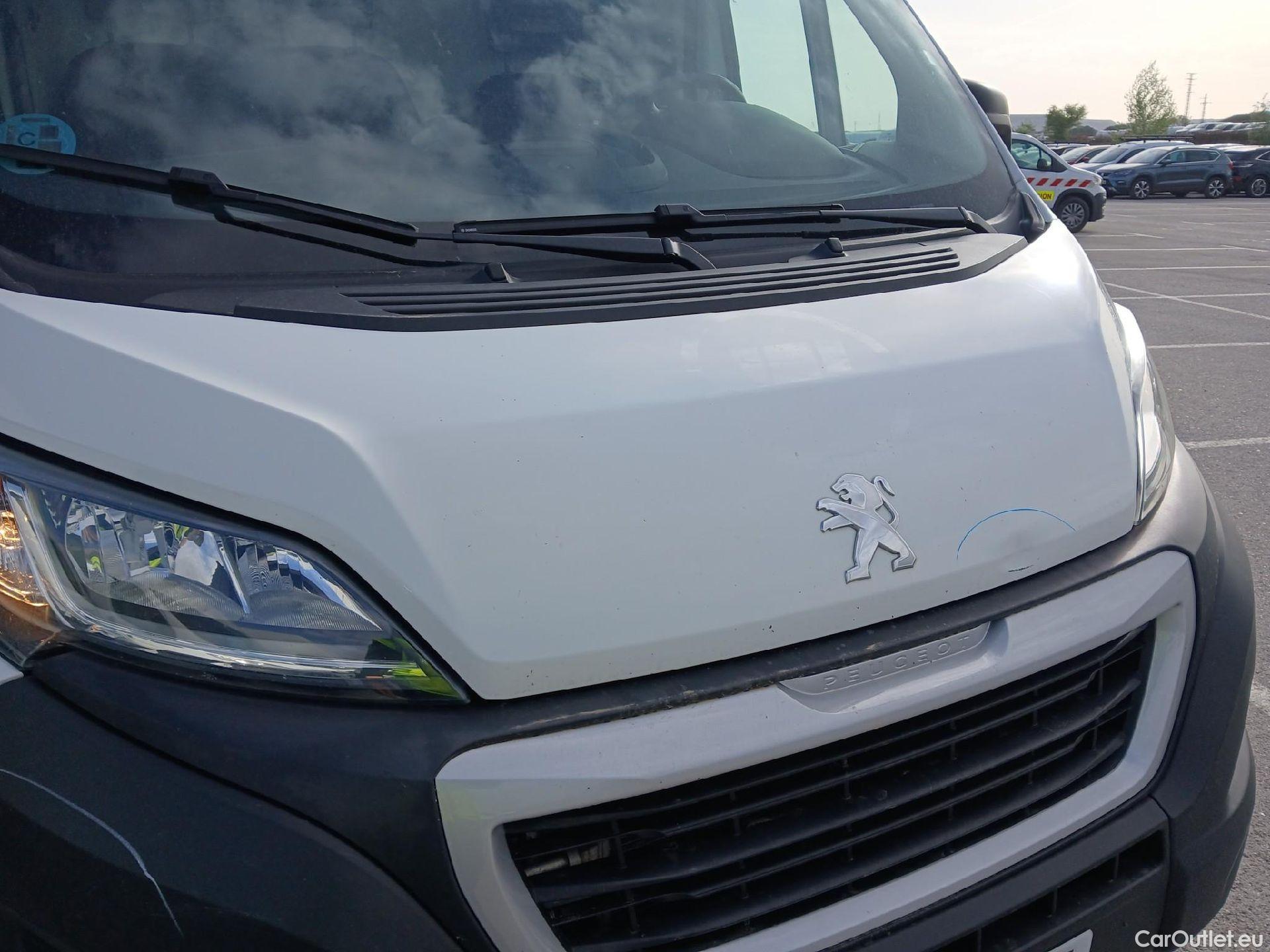  Peugeot  Boxer PEUGEOT  / 2014 / 4P / furgón 330 L1 H1 BHDI 88kW (120CV) S&S 6 Vel. M #18