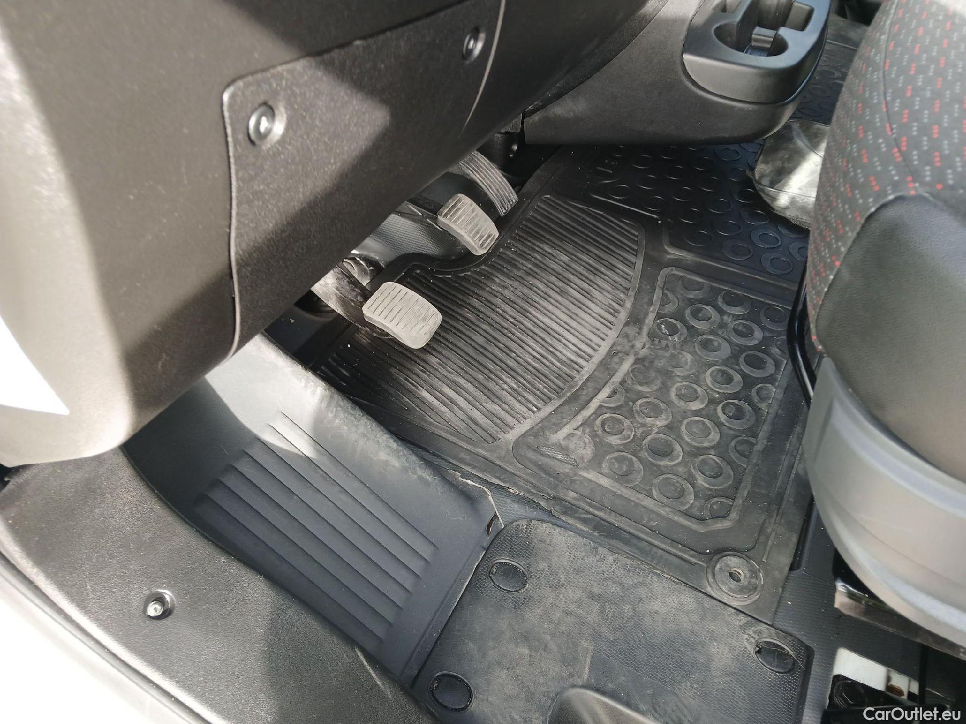  Peugeot  Boxer PEUGEOT  / 2014 / 4P / furgón 330 L1 H1 BHDI 88kW (120CV) S&S 6 Vel. M #6