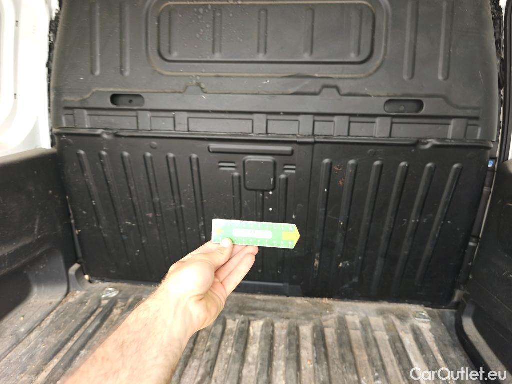  Peugeot  Partner PEUGEOT  / 2018 / 3P / furgón derivado de turismo Pro Standard 600kg BlueHDi 73kW (AC) #74