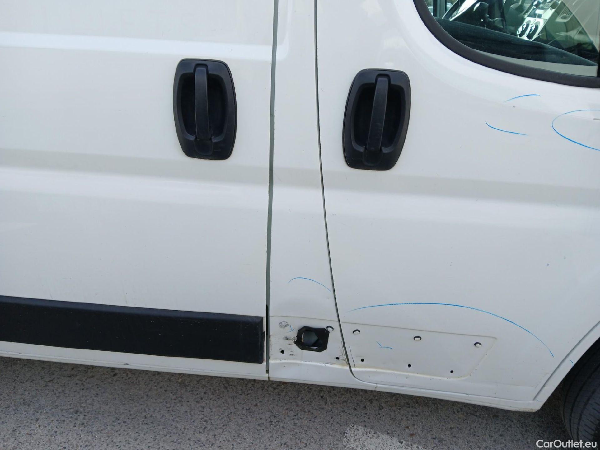  Peugeot  Boxer PEUGEOT  / 2014 / 4P / furgón 330 L1 H1 BHDI 88kW (120CV) S&S 6 Vel. M #60