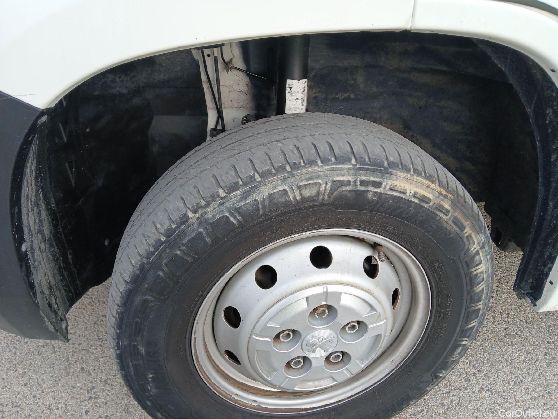  Peugeot  Boxer PEUGEOT  / 2014 / 4P / furgón 330 L1 H1 BHDI 88kW (120CV) S&S 6 Vel. M #28