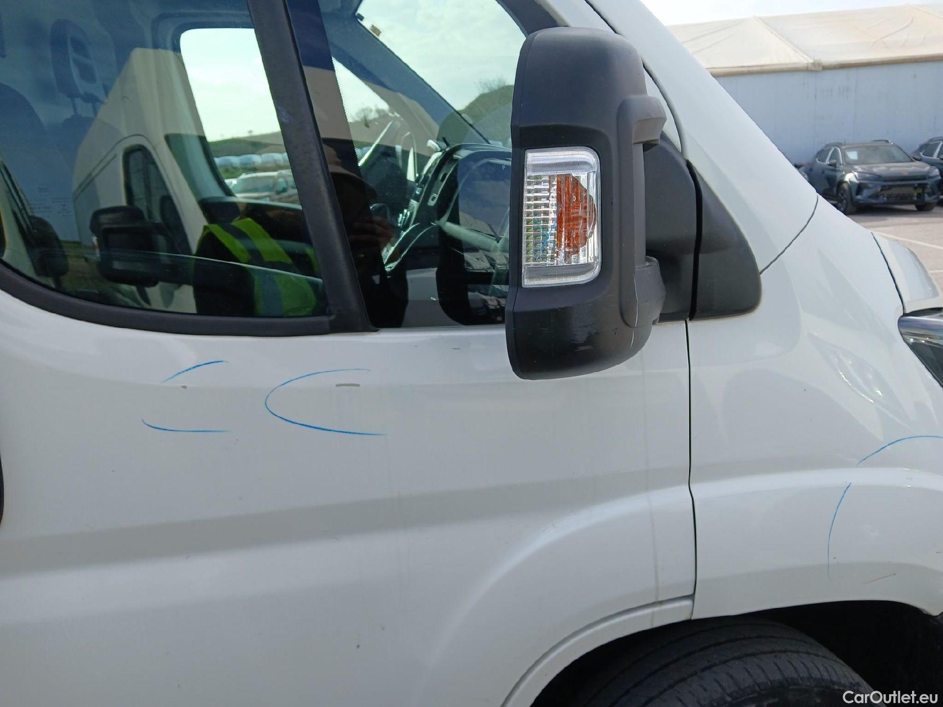  Peugeot  Boxer PEUGEOT  / 2014 / 4P / furgón 330 L1 H1 BHDI 88kW (120CV) S&S 6 Vel. M #69