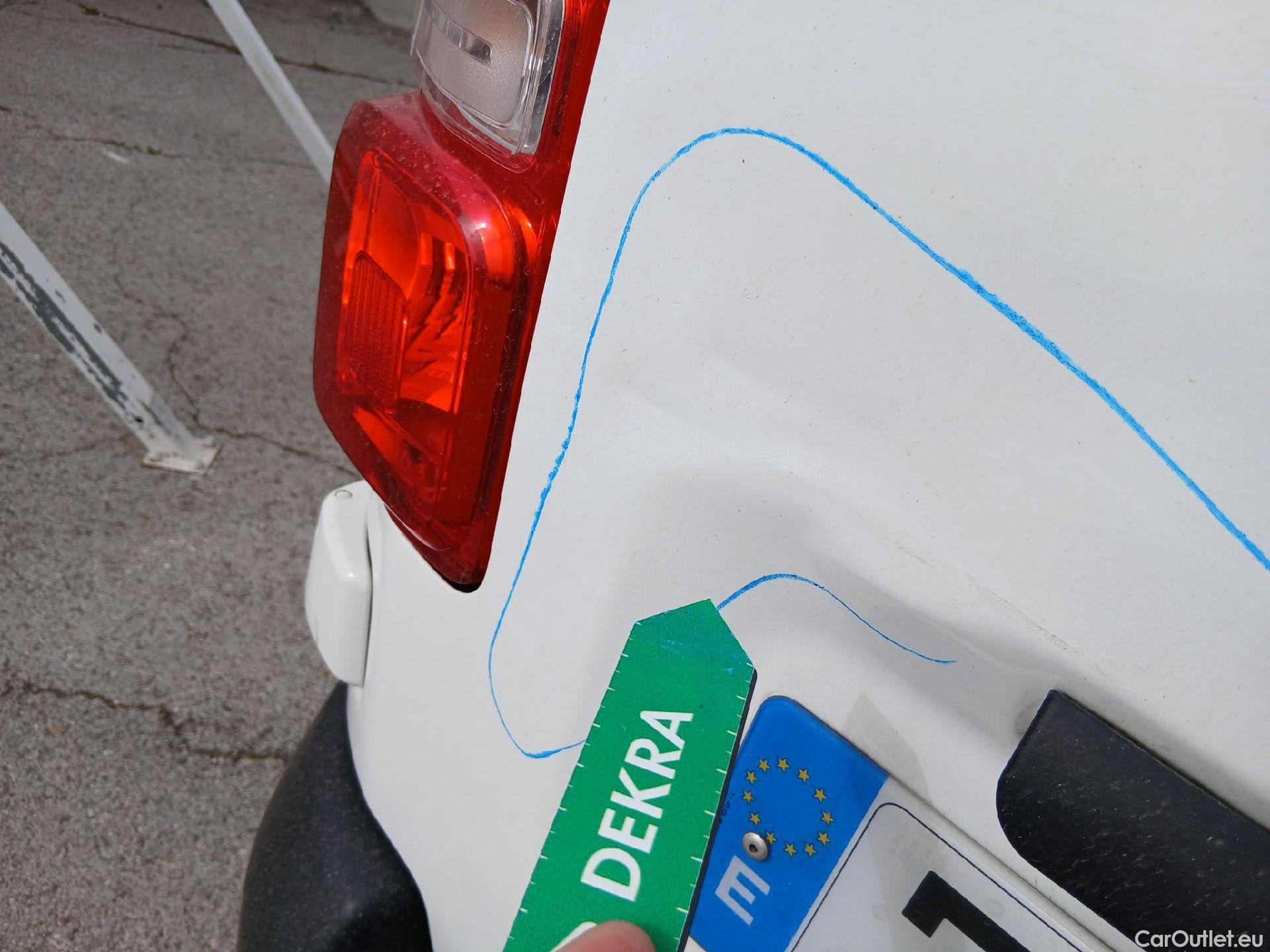  Opel  Vivaro OPEL  / 2019 / 4P / furgón 1.5 Diésel 74kW(100CV)M Std Exp #19