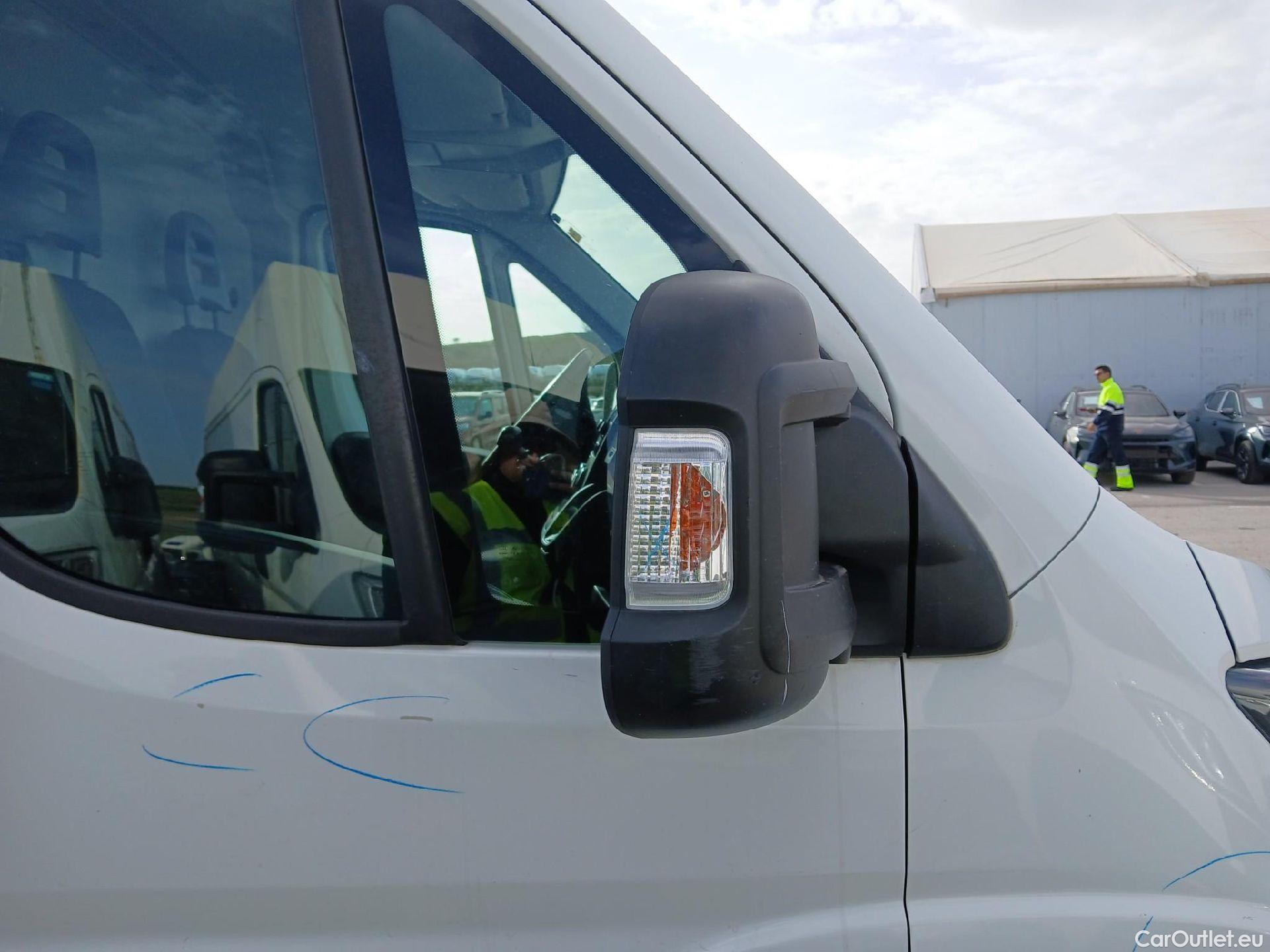  Peugeot  Boxer PEUGEOT  / 2014 / 4P / furgón 330 L1 H1 BHDI 88kW (120CV) S&S 6 Vel. M #72