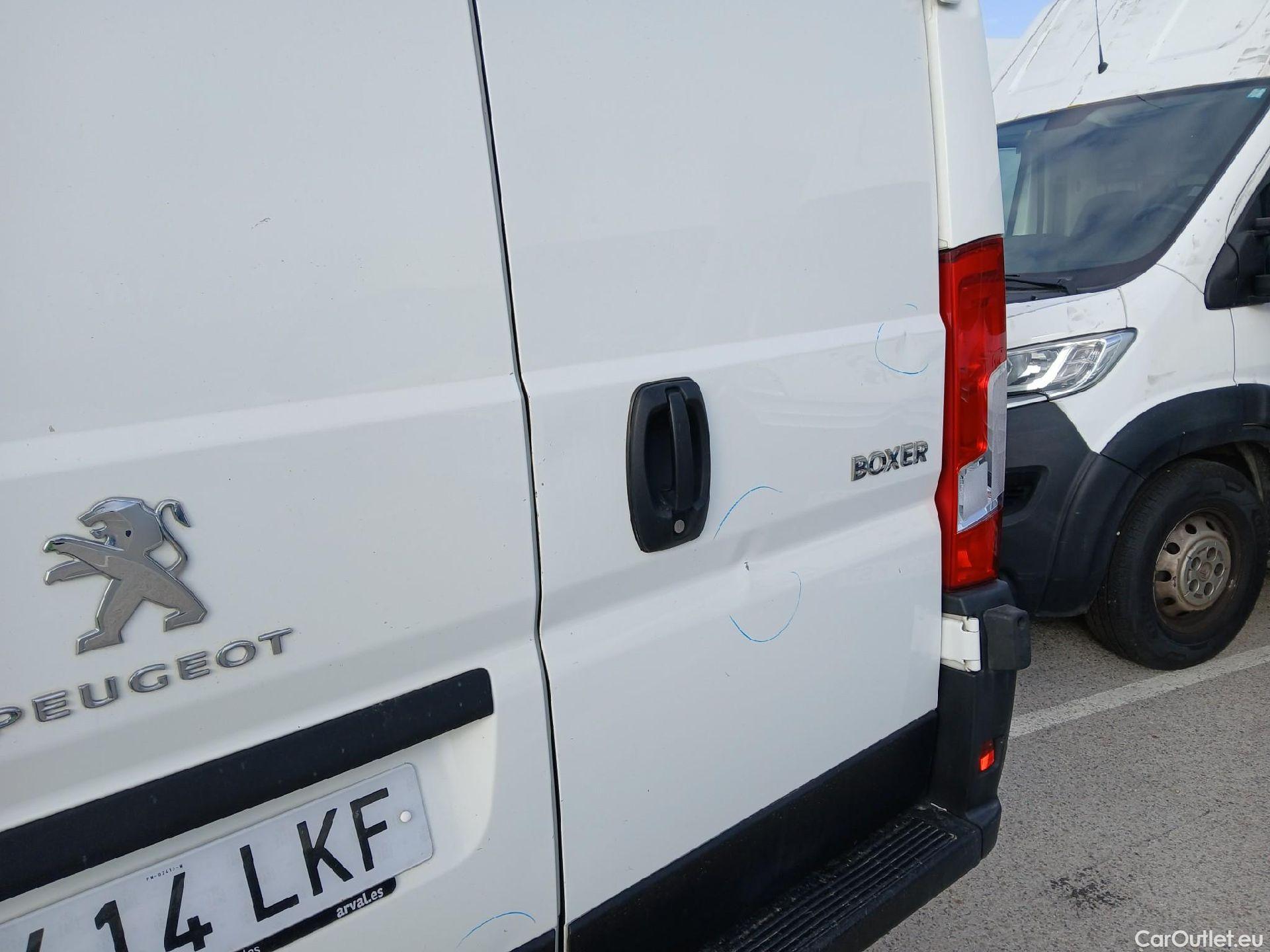  Peugeot  Boxer PEUGEOT  / 2014 / 4P / furgón 330 L1 H1 BHDI 88kW (120CV) S&S 6 Vel. M #42