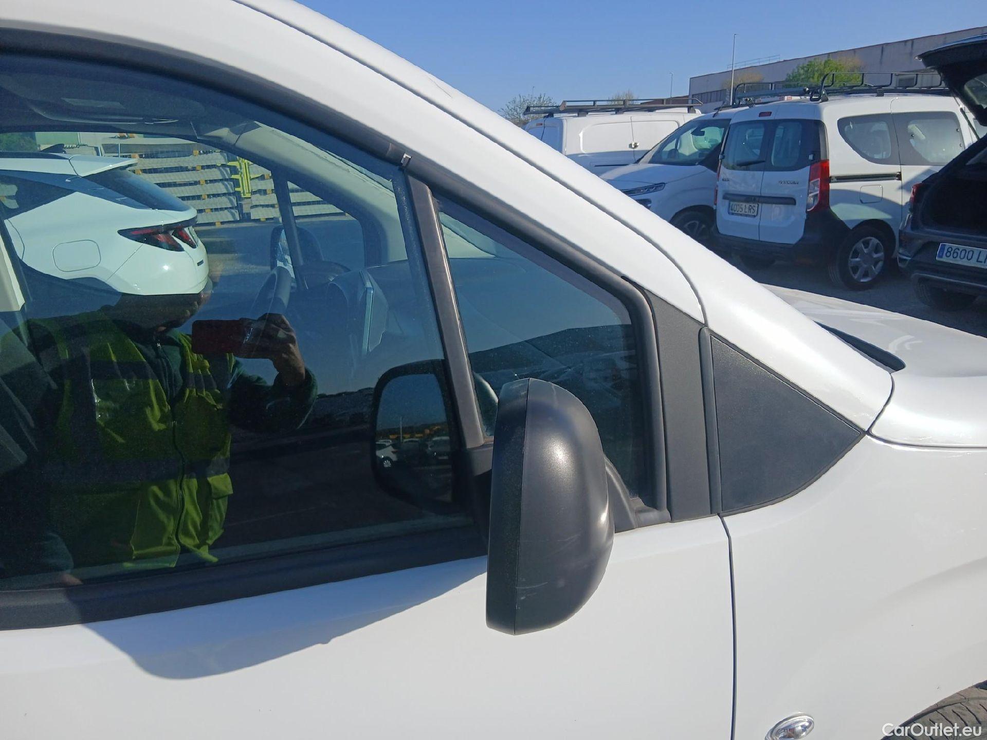  Opel  Combo OPEL  / 2018 / 3P / furgón derivado de turismo 1.5 TD 75kW (100CV) Express L H1 650kg #21