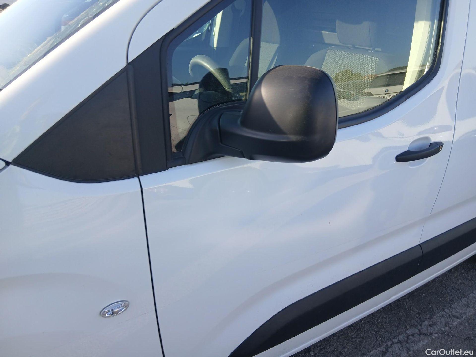  Opel  Combo OPEL  / 2018 / 3P / furgón derivado de turismo 1.5 TD 75kW (100CV) Express L H1 650kg #7