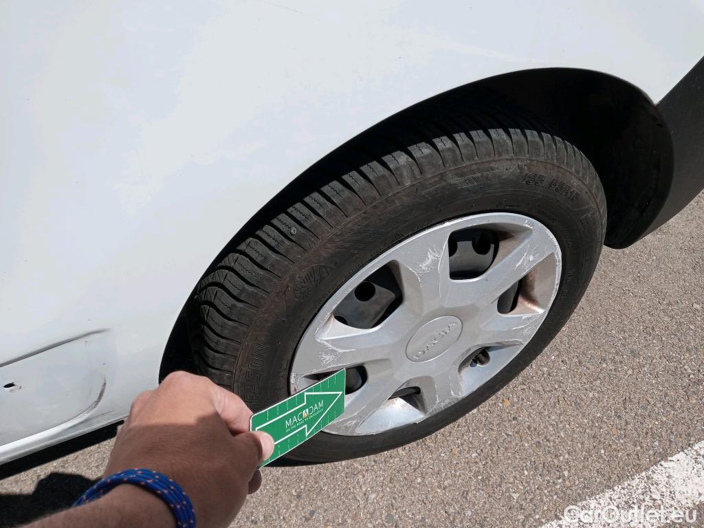  Dacia  Dokker DACIA  / 2013 / 4P / furgón derivado de turismo Essential 1.6 75kW (100CV) GLP #31