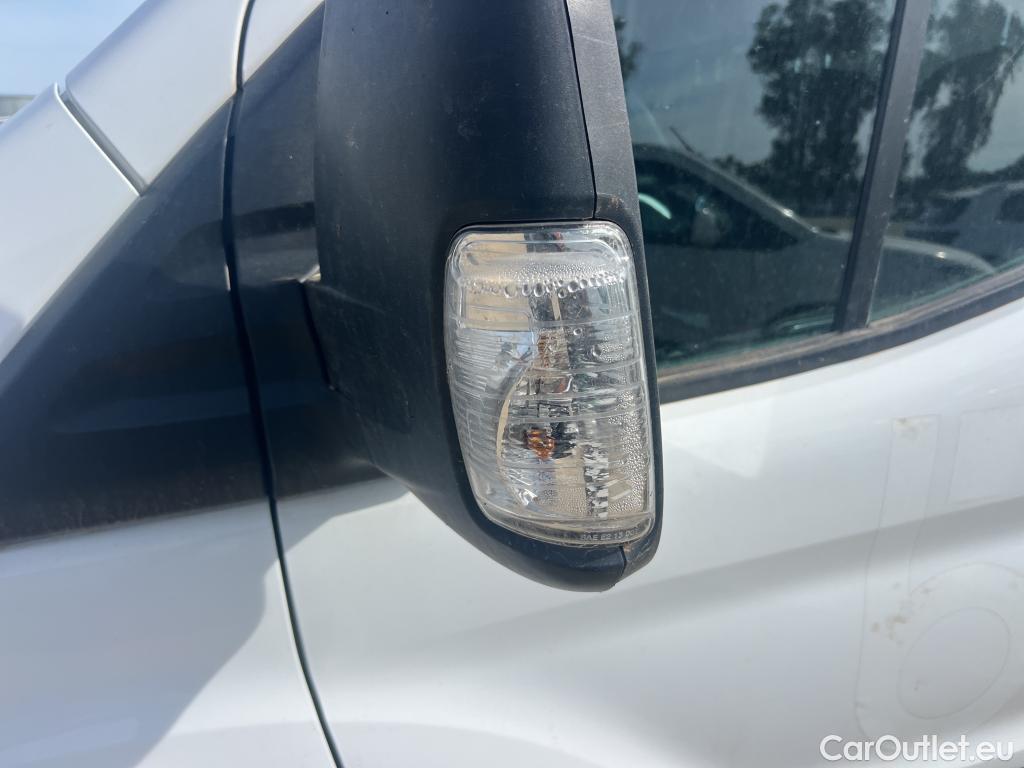  Ford  Transit FORD  / 2013 / 4P / furgón 310 77kW L2H2 Van Trend FWD #38