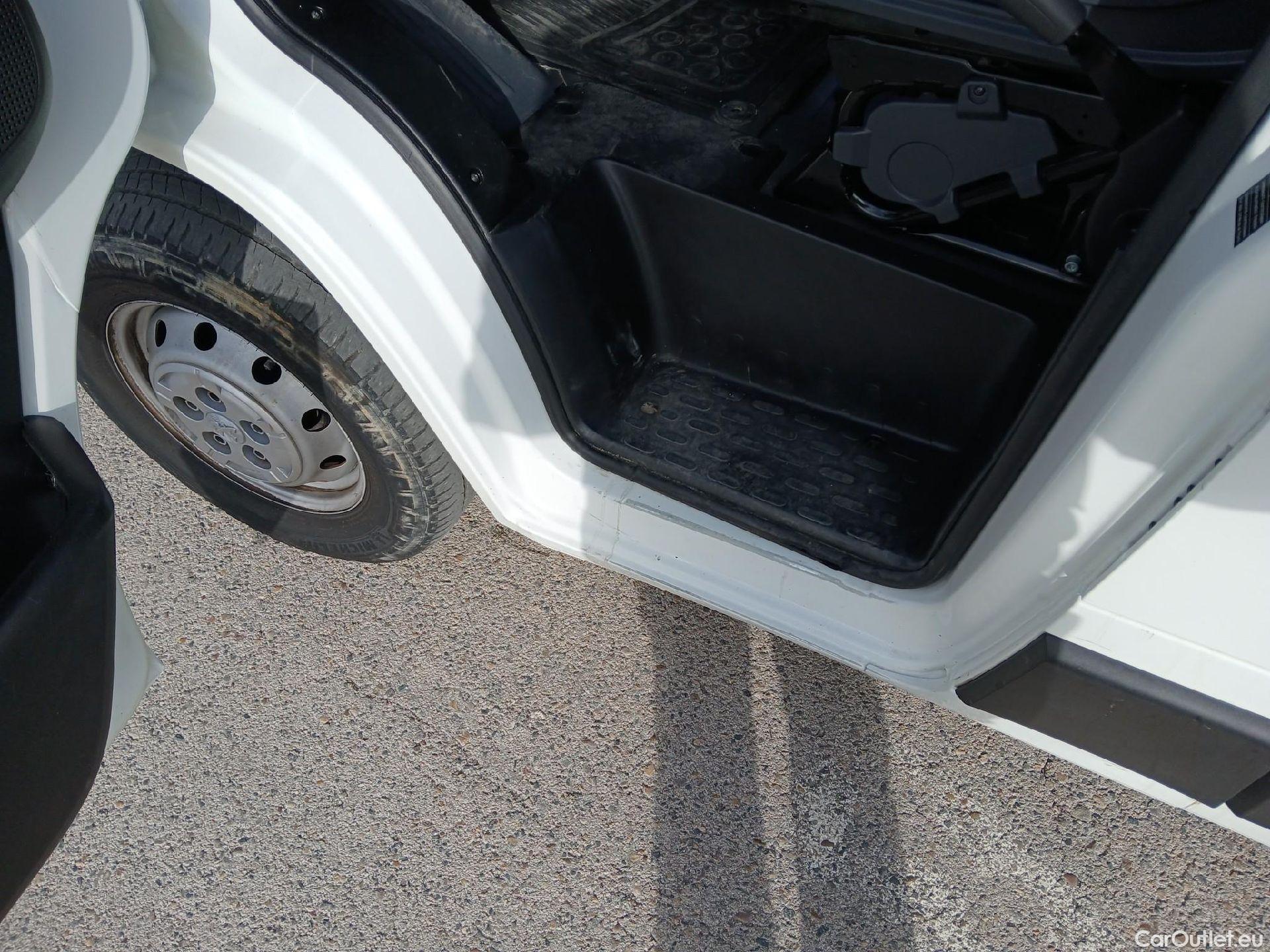  Peugeot  Boxer PEUGEOT  / 2014 / 4P / furgón 330 L1 H1 BHDI 88kW (120CV) S&S 6 Vel. M #5