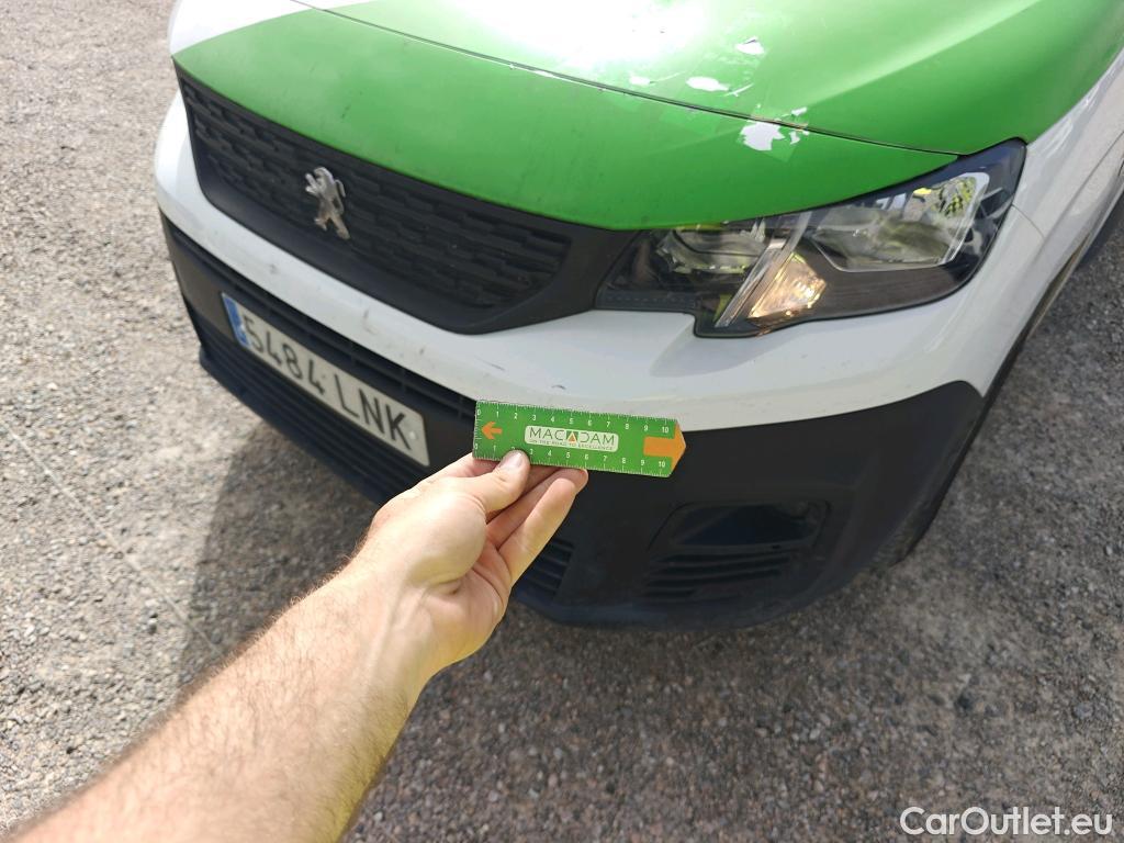  Peugeot  Partner PEUGEOT  / 2018 / 3P / furgón derivado de turismo Pro Standard 600kg BlueHDi 73kW (AC) #62