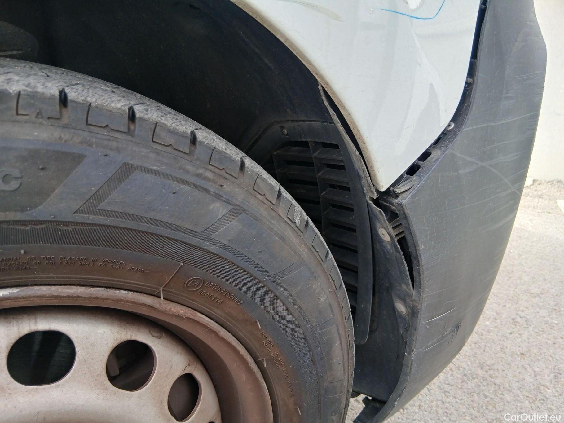  Opel  Vivaro OPEL  / 2019 / 4P / furgón 1.5 Diésel 74kW(100CV)M Std Exp #43