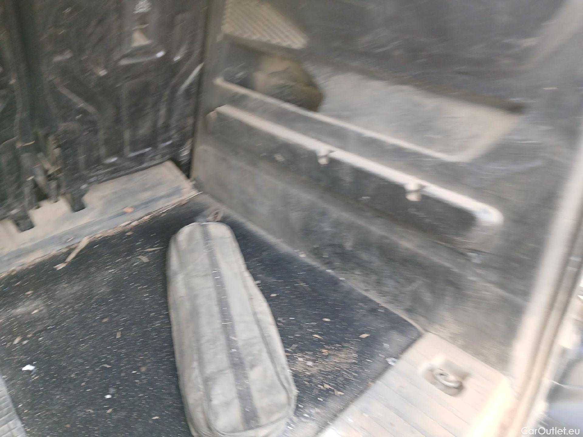  Peugeot  RIFTER PEUGEOT  / 2018 / 4P / combi Active Standard BlueHDi 73kW (IND) #16