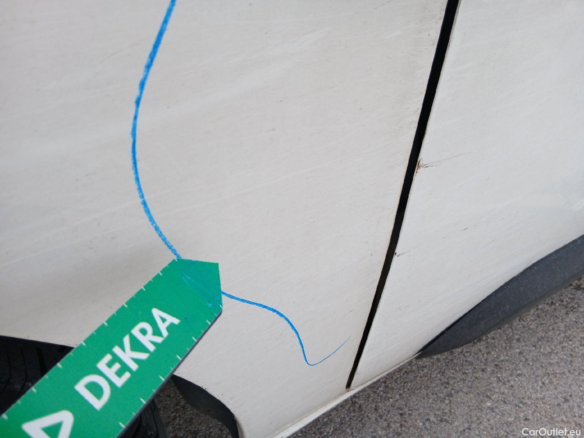  Opel  Vivaro OPEL  / 2019 / 4P / furgón 1.5 Diésel 74kW(100CV)M Std Exp #31