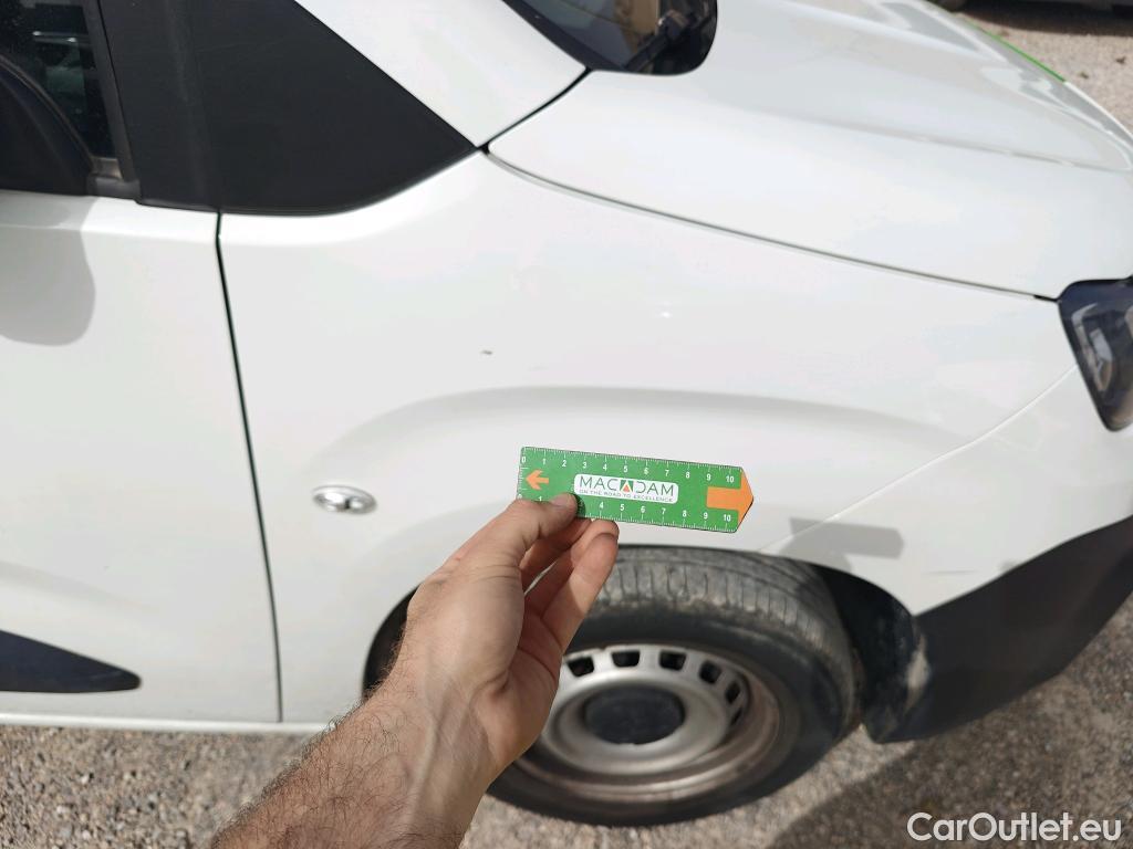  Peugeot  Partner PEUGEOT  / 2018 / 3P / furgón derivado de turismo Pro Standard 600kg BlueHDi 73kW (AC) #72