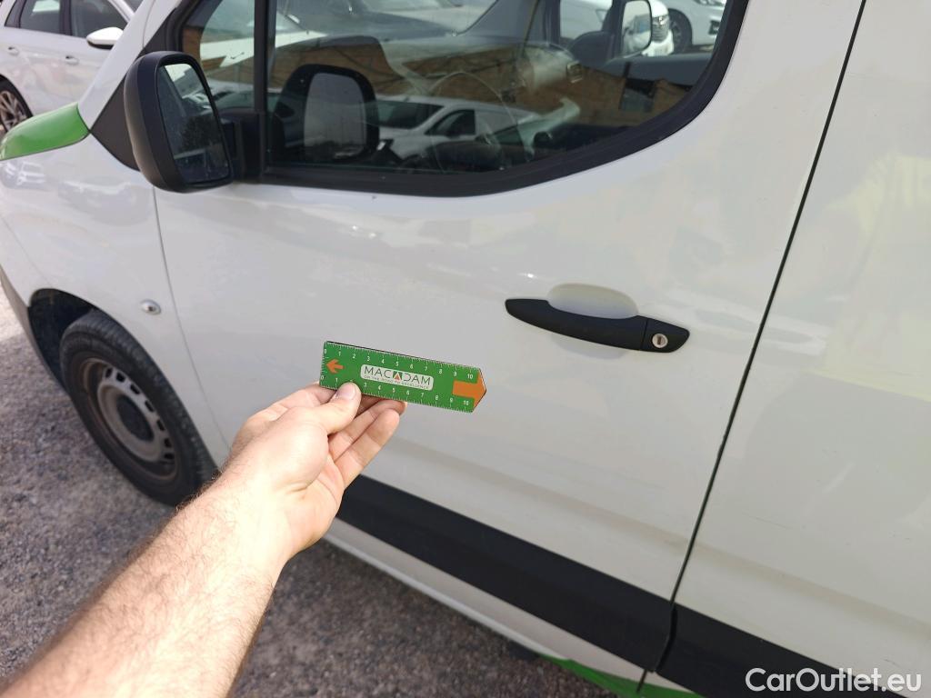  Peugeot  Partner PEUGEOT  / 2018 / 3P / furgón derivado de turismo Pro Standard 600kg BlueHDi 73kW (AC) #32