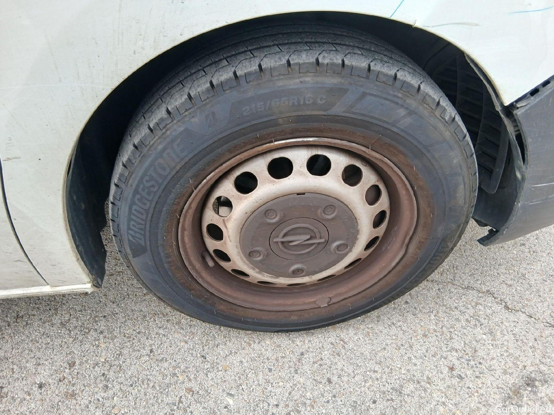  Opel  Vivaro OPEL  / 2019 / 4P / furgón 1.5 Diésel 74kW(100CV)M Std Exp #41