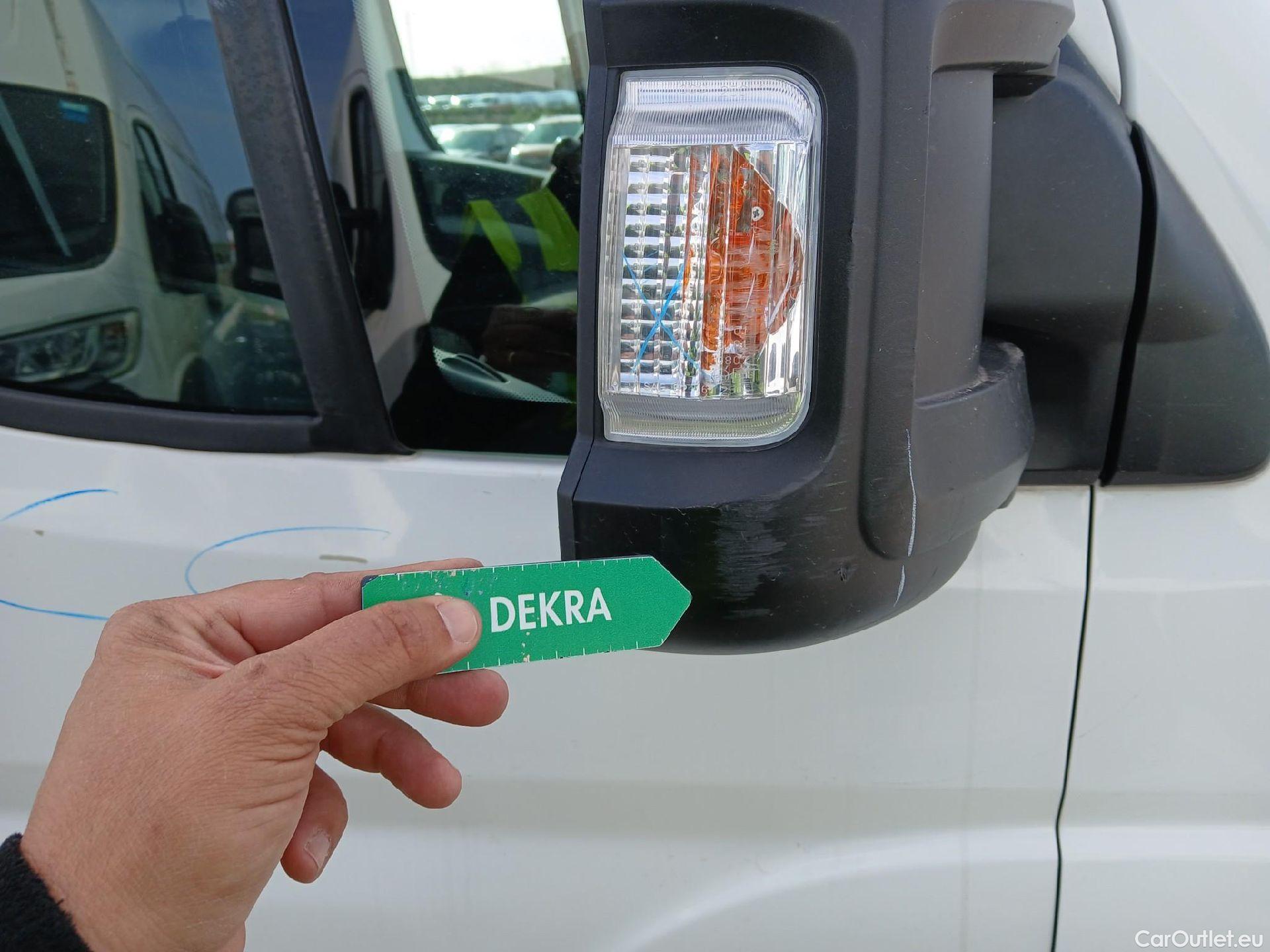  Peugeot  Boxer PEUGEOT  / 2014 / 4P / furgón 330 L1 H1 BHDI 88kW (120CV) S&S 6 Vel. M #70