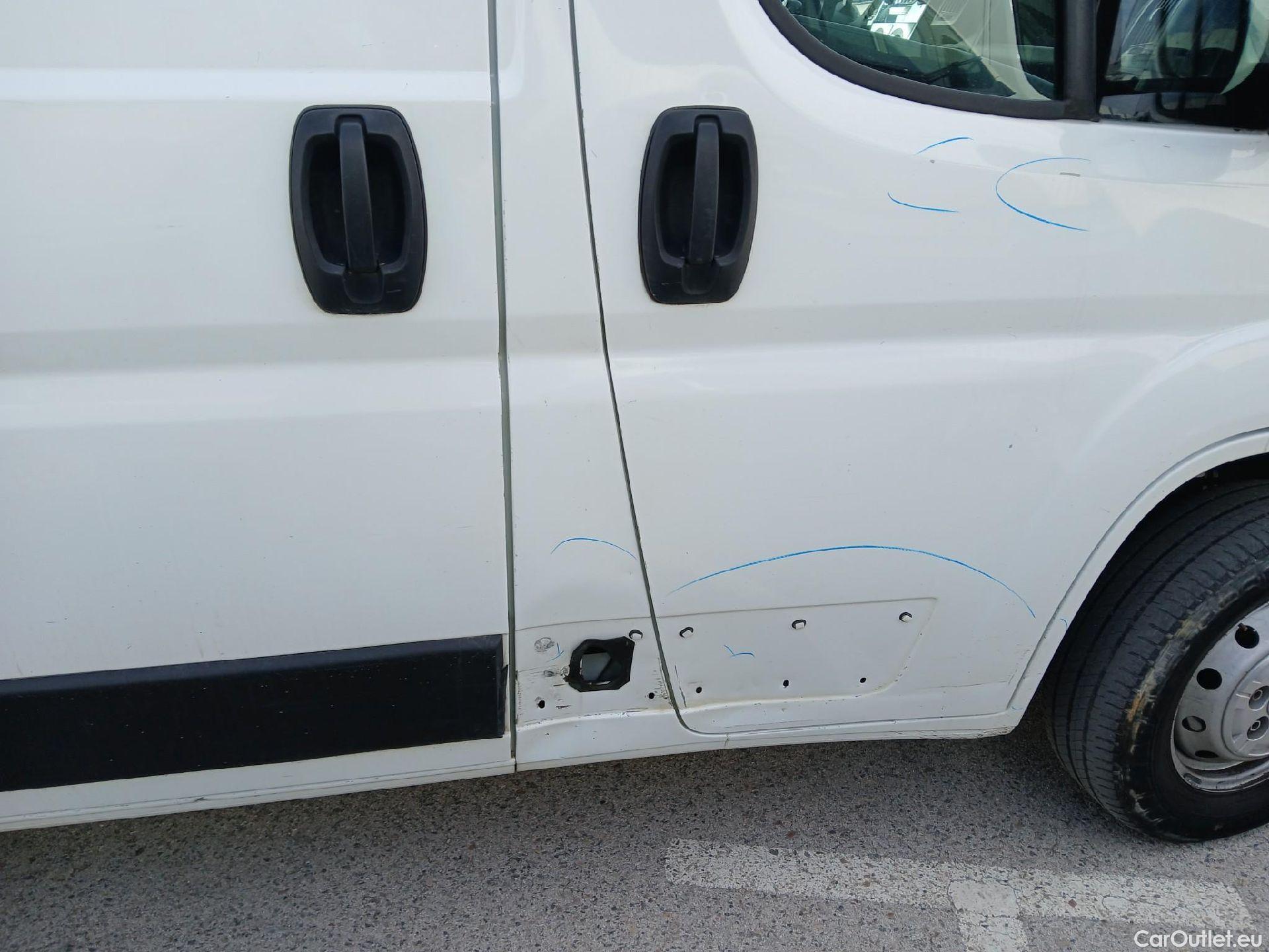  Peugeot  Boxer PEUGEOT  / 2014 / 4P / furgón 330 L1 H1 BHDI 88kW (120CV) S&S 6 Vel. M #61