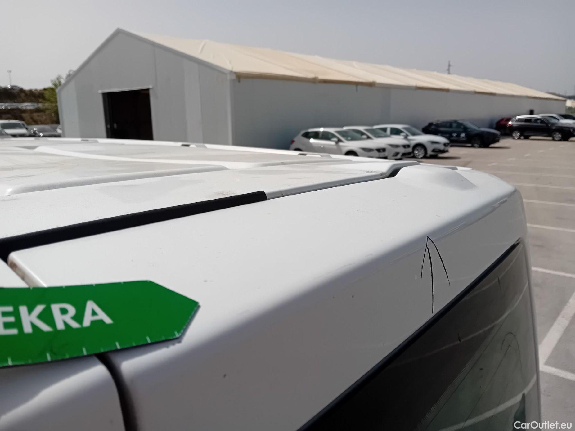  Citroen  Jumpy CITROEN  / 2016 / 4P / furgón DC Abatible Talla M BlueHDi 120 Control #33