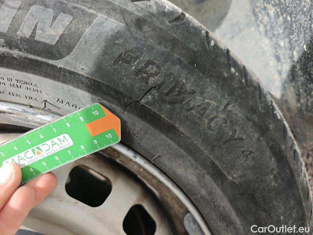  Peugeot  Partner PEUGEOT  / 2018 / 3P / furgón derivado de turismo Pro Standard 600kg BlueHDi 73kW (AC) #45