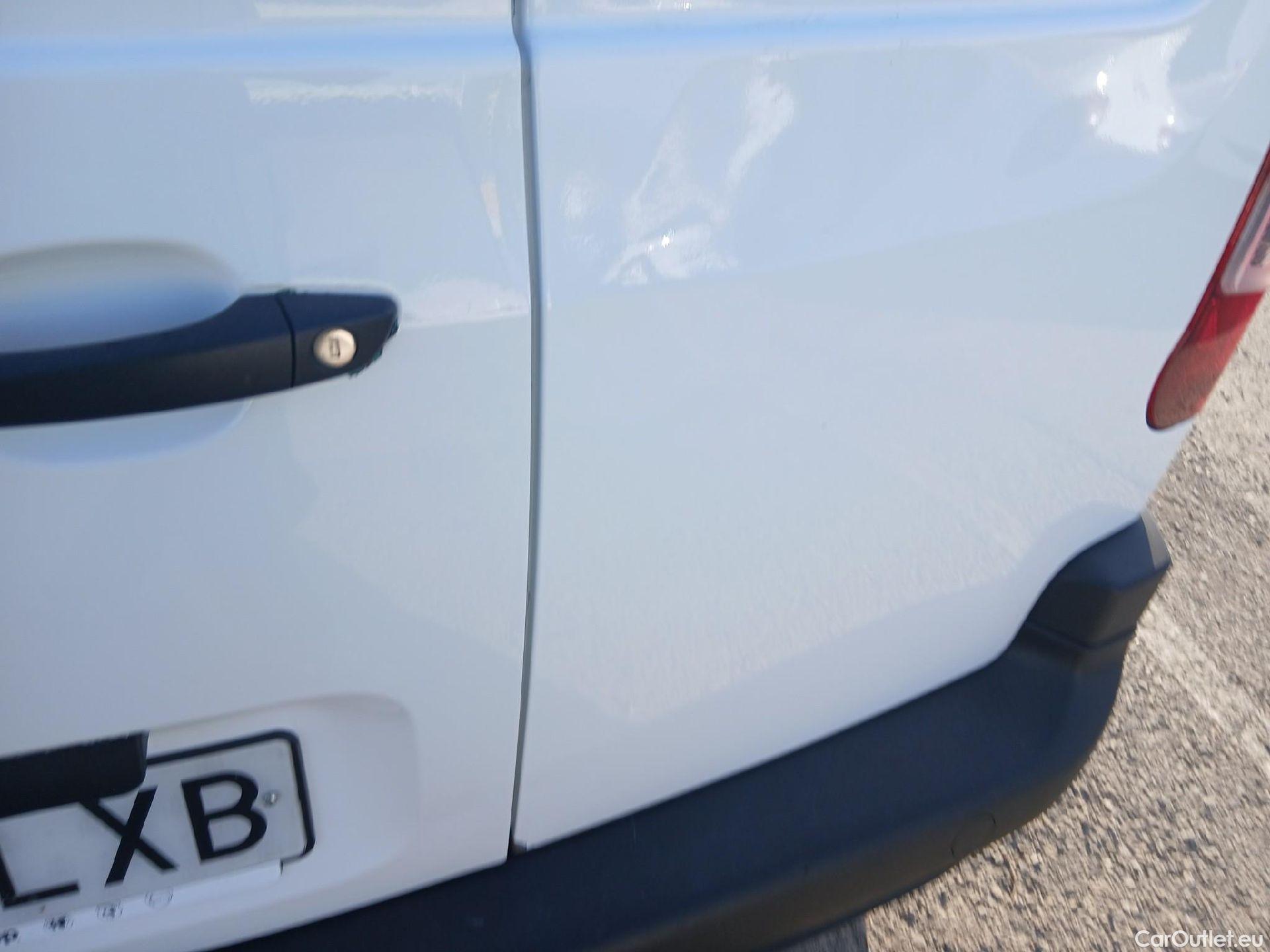  Opel  Combo OPEL  / 2018 / 3P / furgón derivado de turismo 1.5 TD 75kW (100CV) Express L H1 650kg #13