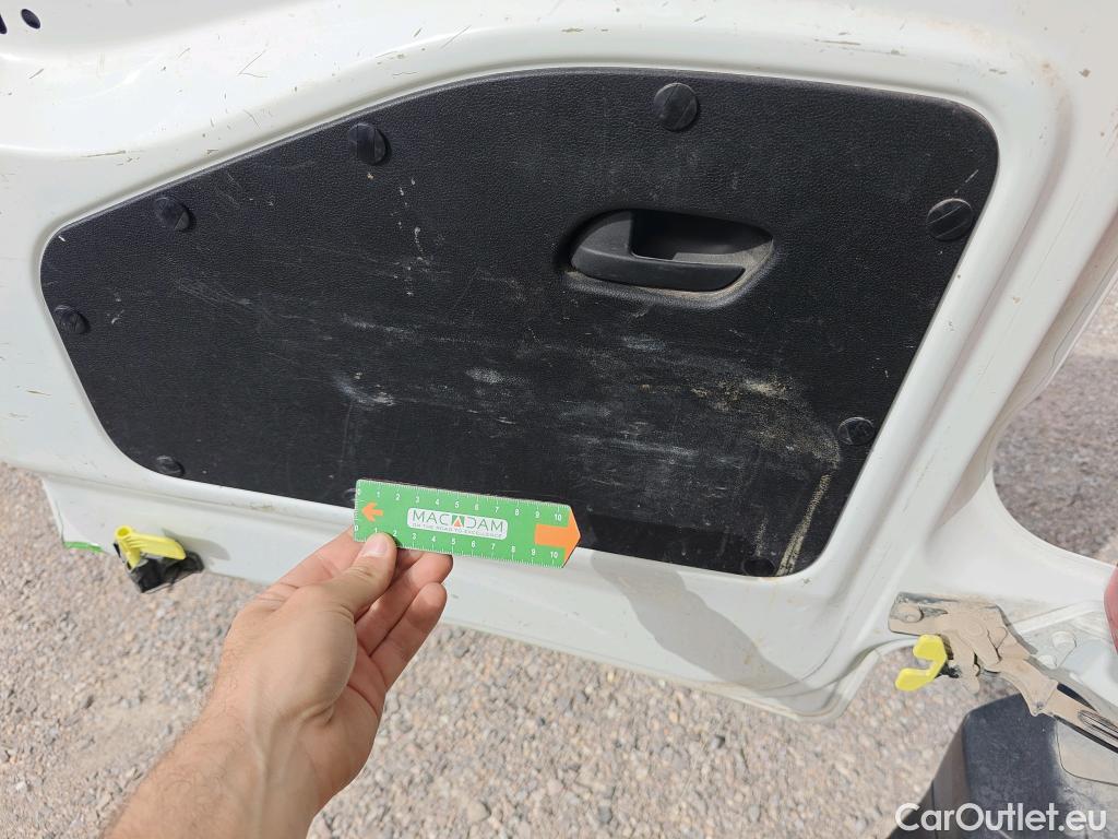  Peugeot  Partner PEUGEOT  / 2018 / 3P / furgón derivado de turismo Pro Standard 600kg BlueHDi 73kW (AC) #69