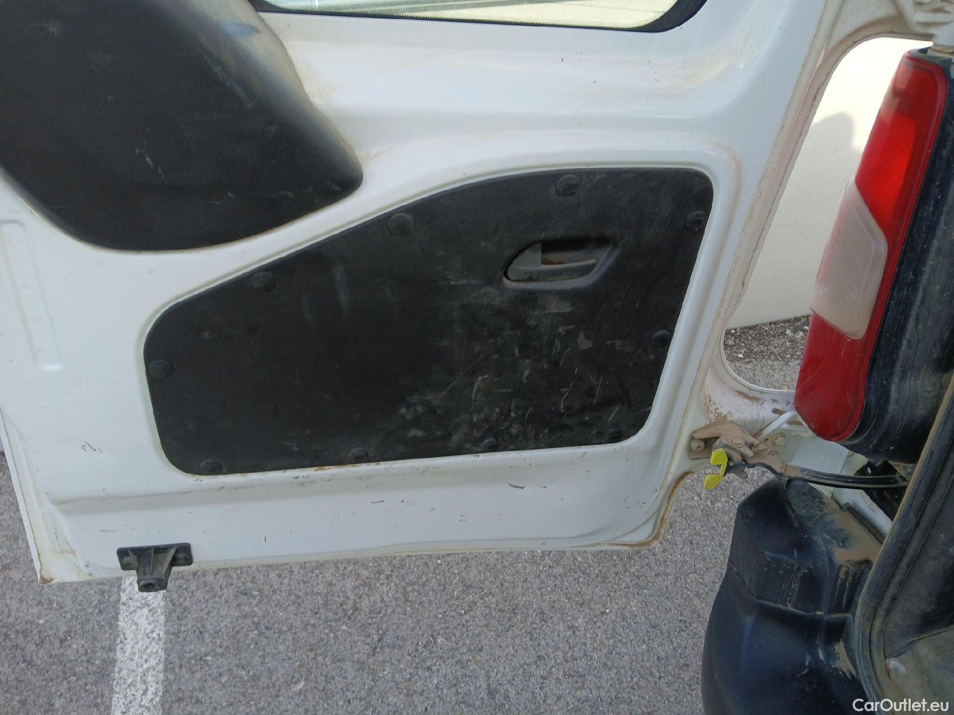  Peugeot  RIFTER PEUGEOT  / 2018 / 4P / combi Active Standard BlueHDi 73kW (IND) #19