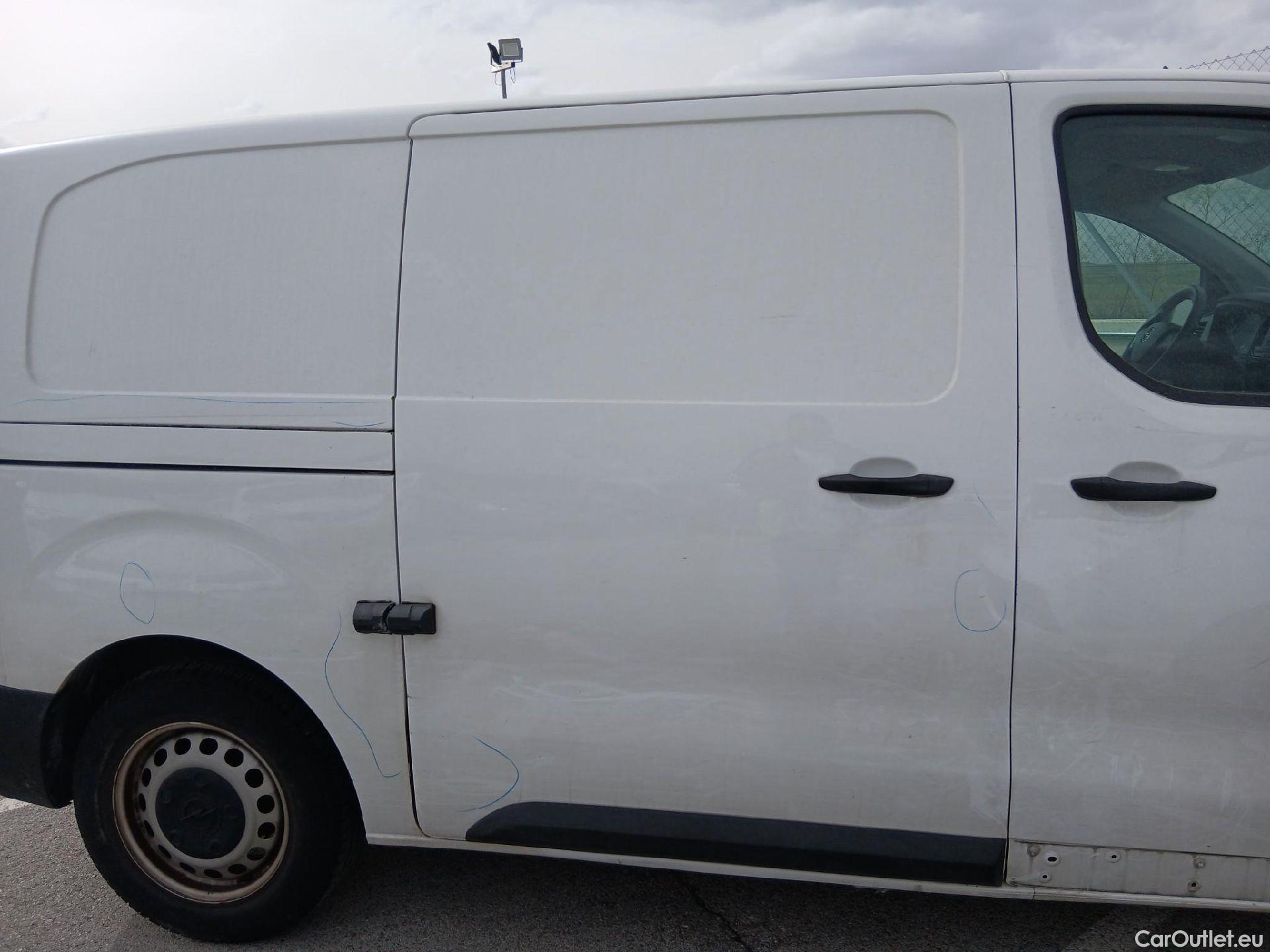  Opel  Vivaro OPEL  / 2019 / 4P / furgón 1.5 Diésel 74kW(100CV)M Std Exp #32