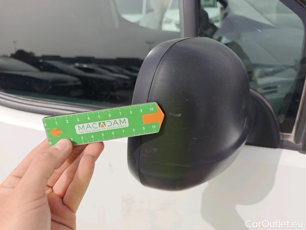  Peugeot  Partner PEUGEOT  / 2018 / 3P / furgón derivado de turismo Pro Standard 600kg BlueHDi 73kW (AC) #61