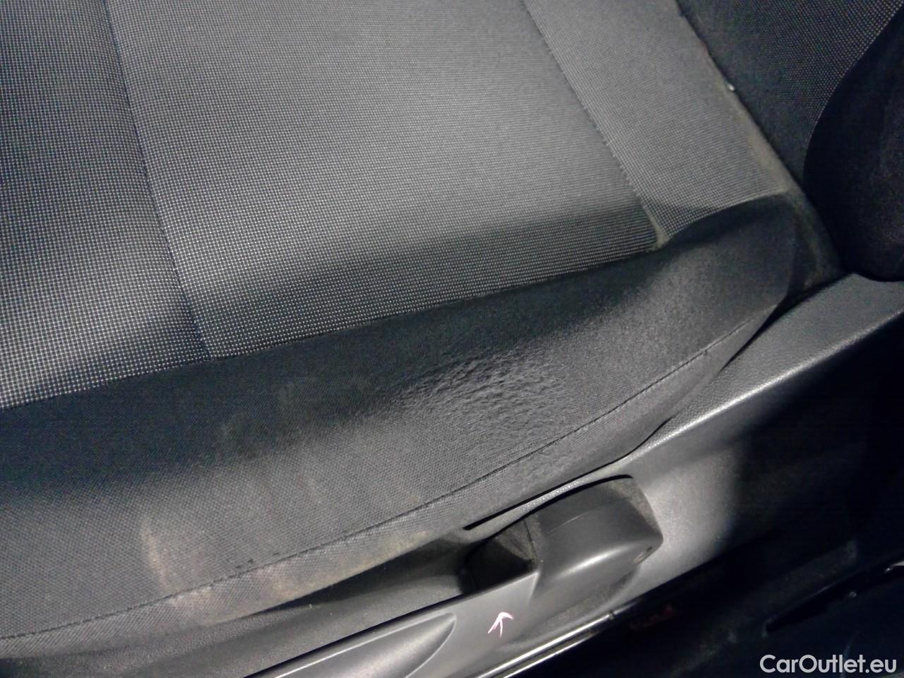  Volkswagen  Caddy  TDI 75 Maxi Aut. #3