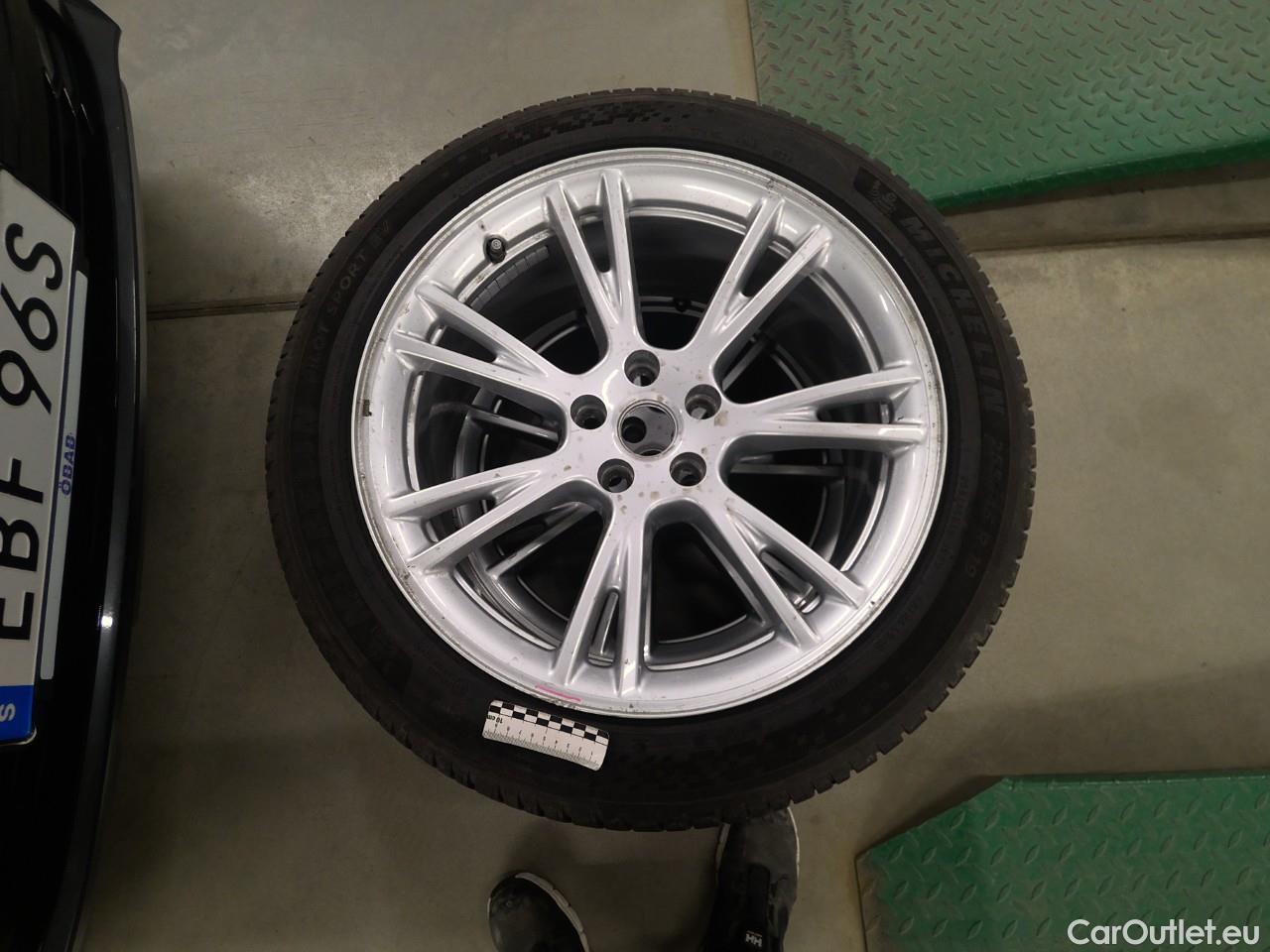  Tesla  Model Y  Long-Range AWD #6