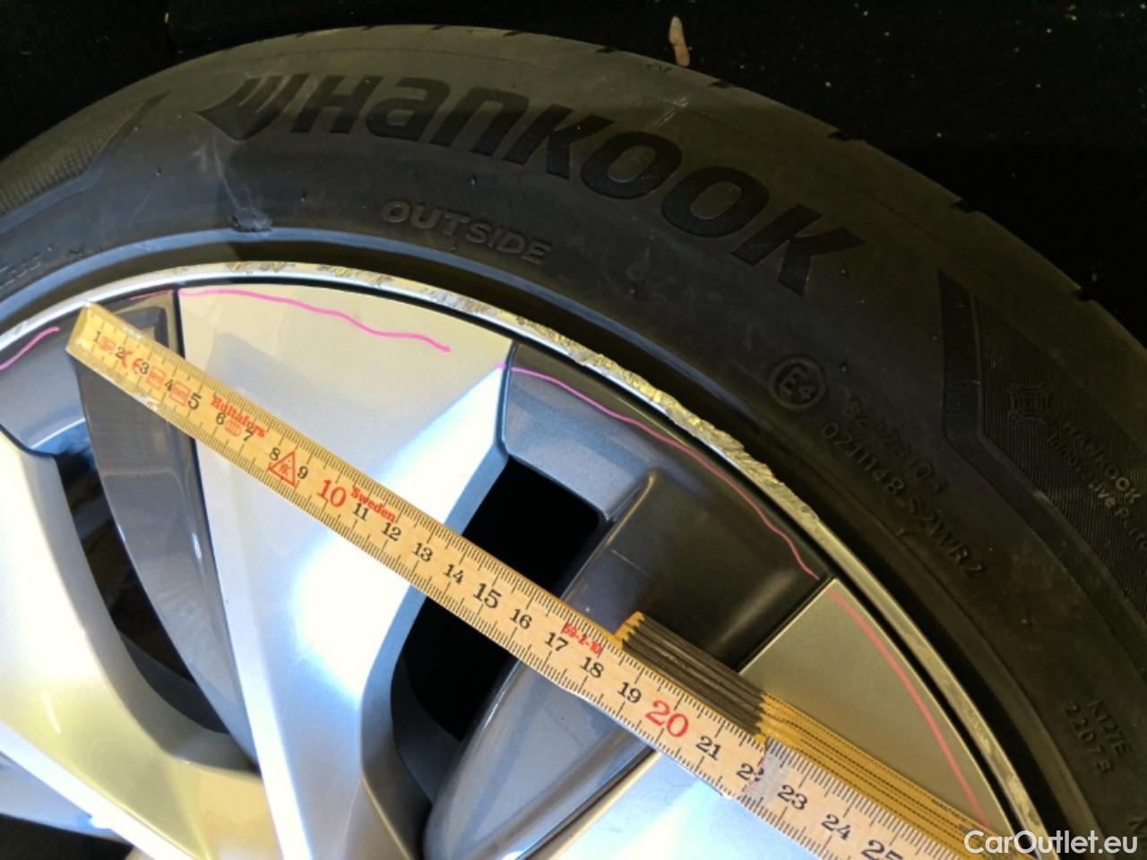  Tesla  Model Y  Long-Range AWD #1